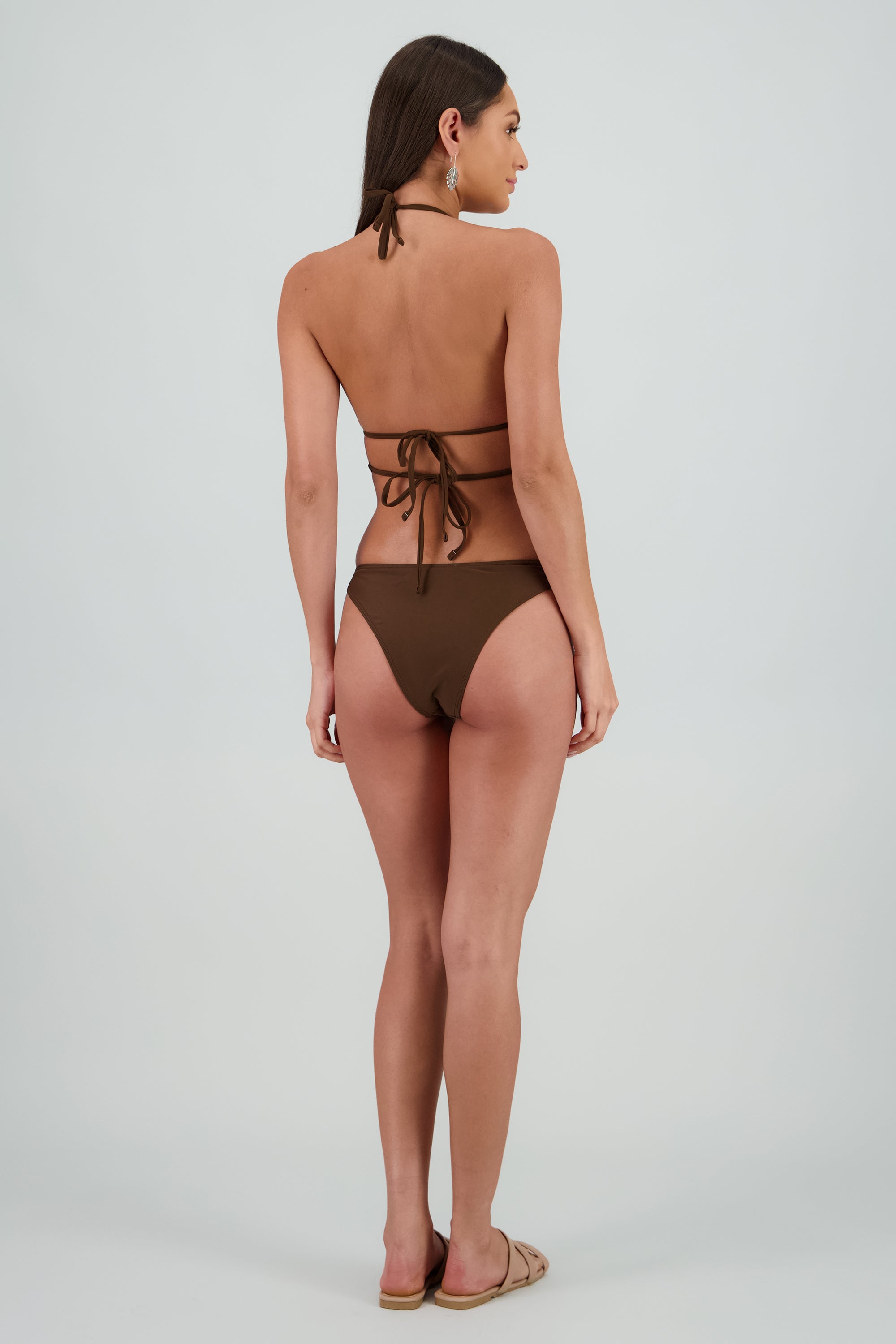Bikini detalle cadena conchitas CHOCOLATE