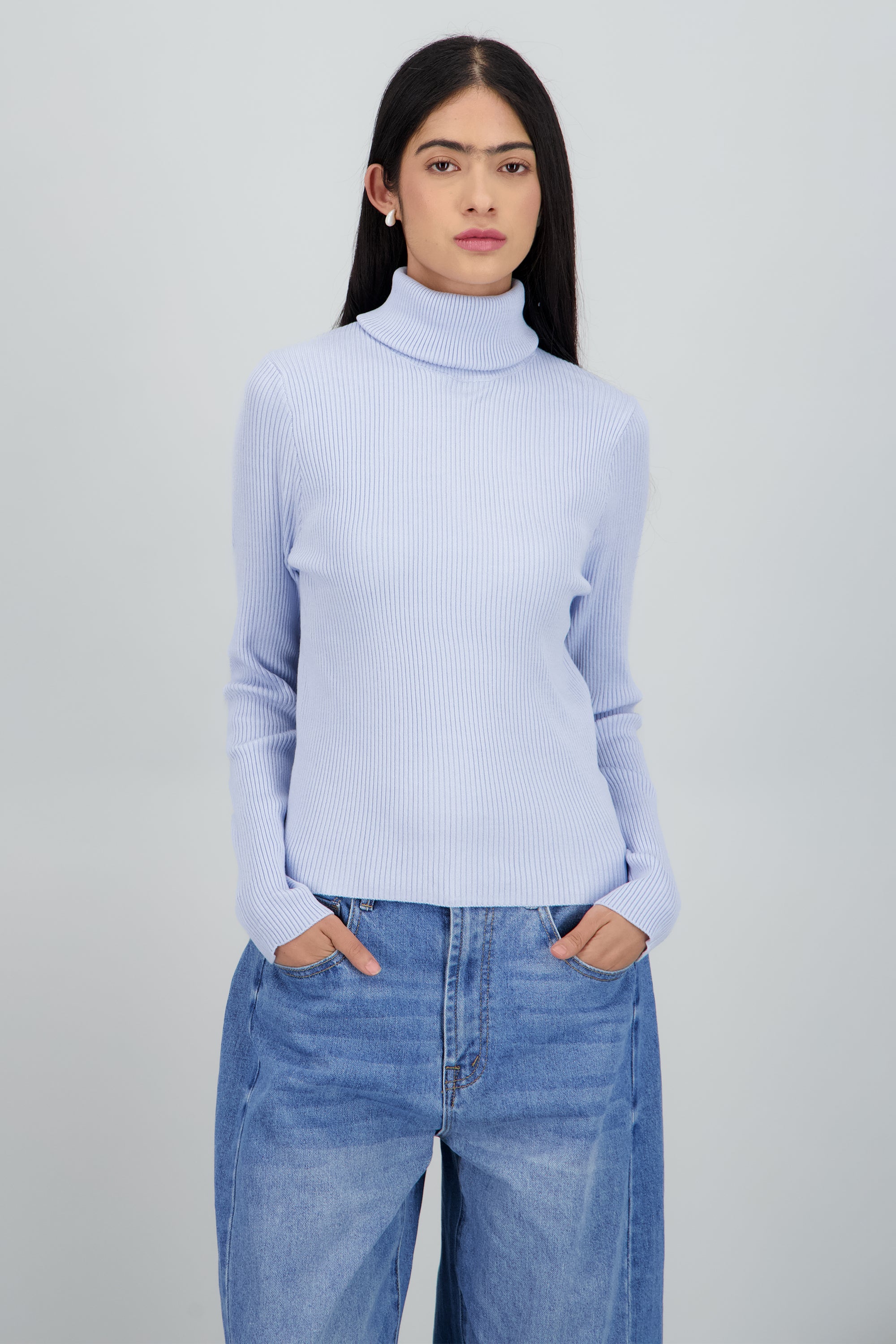 Sueter acanalado con cuello alto AZUL CIELO
