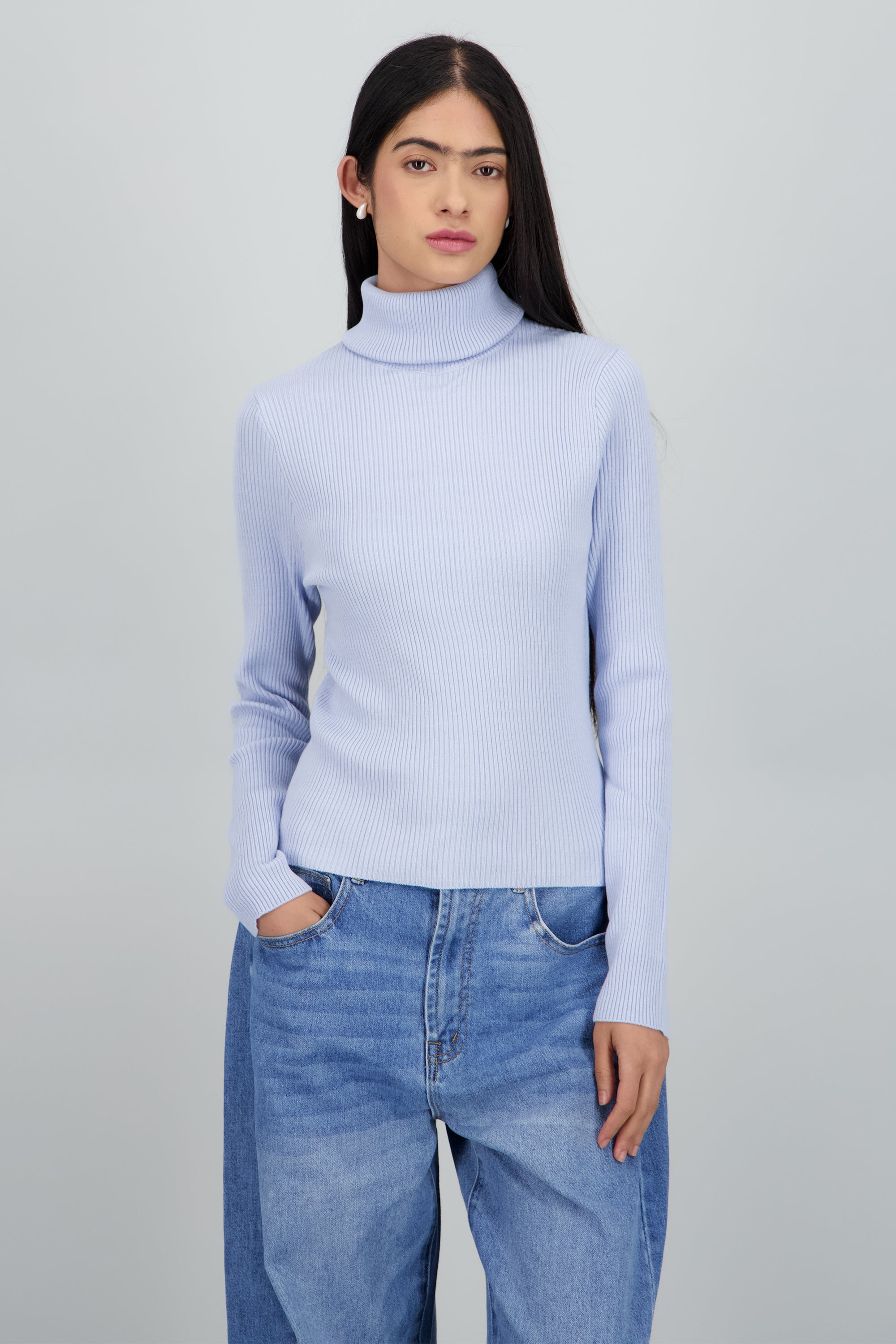 Sueter acanalado con cuello alto AZUL CIELO