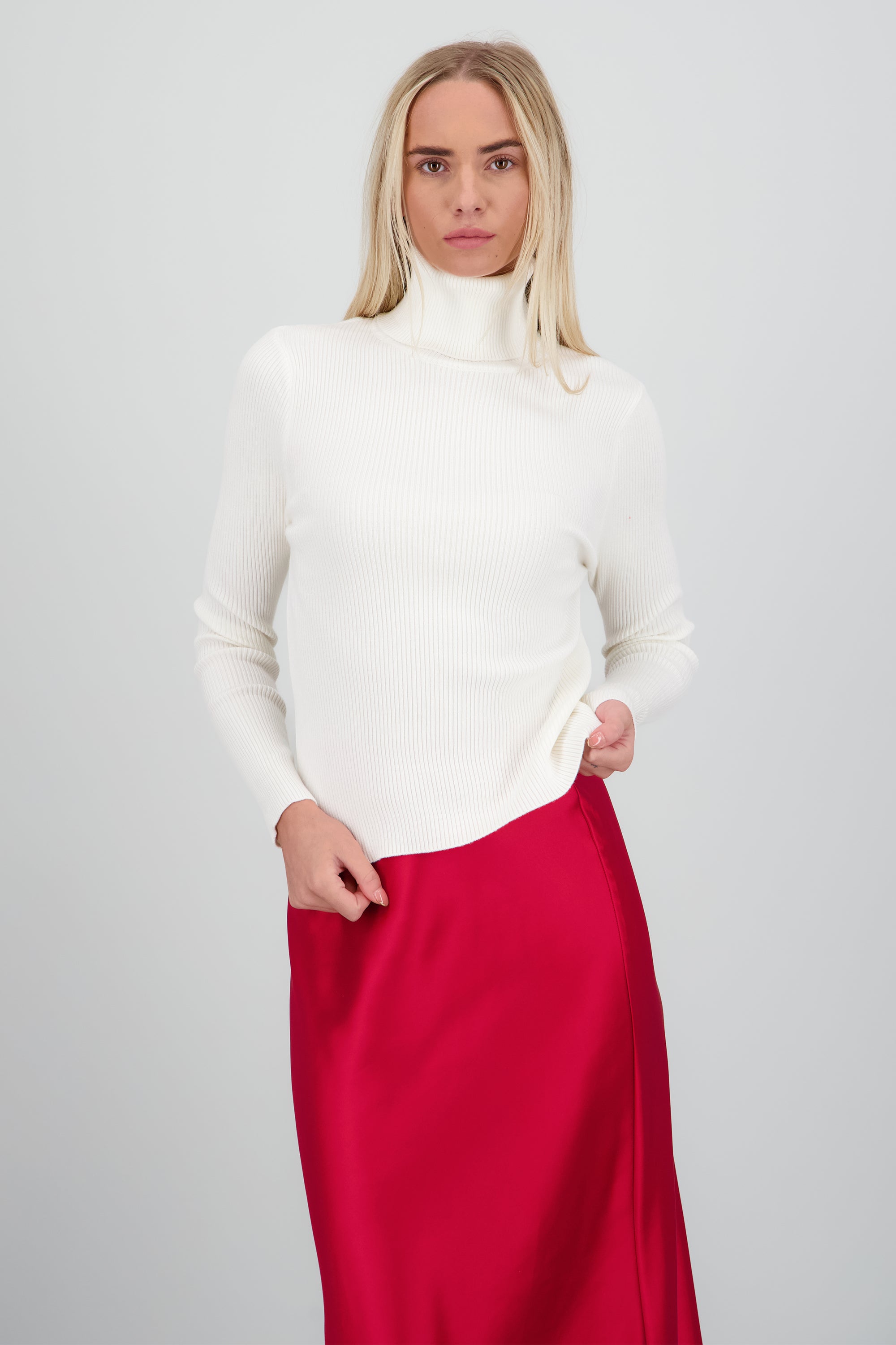 Sueter acanalado con cuello alto BLANCO