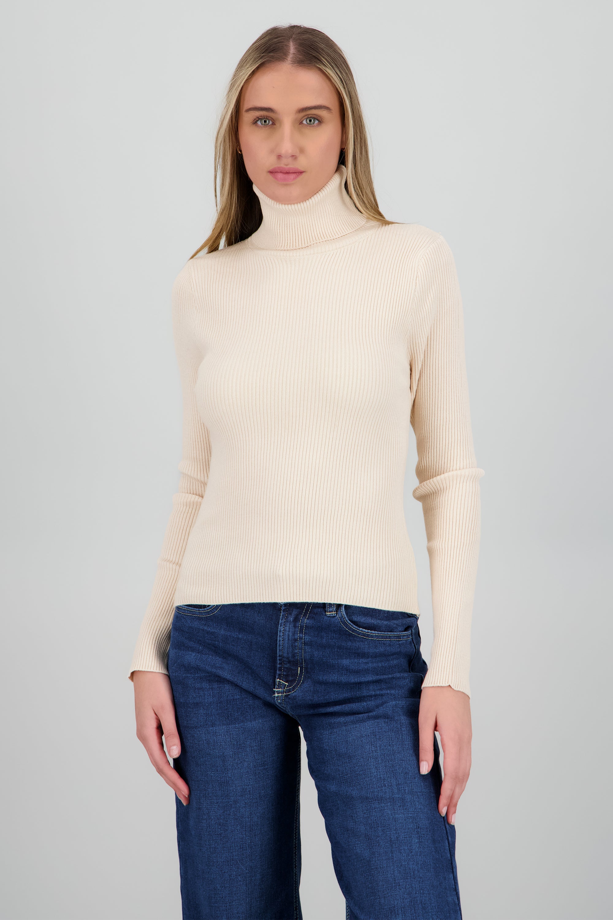 Sueter acanalado con cuello alto CREMA