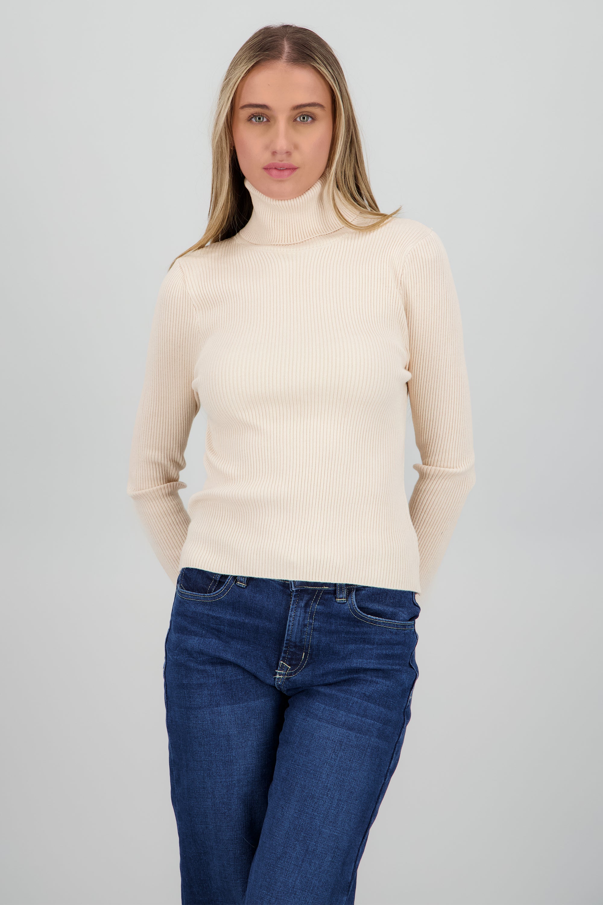 Sueter acanalado con cuello alto CREMA