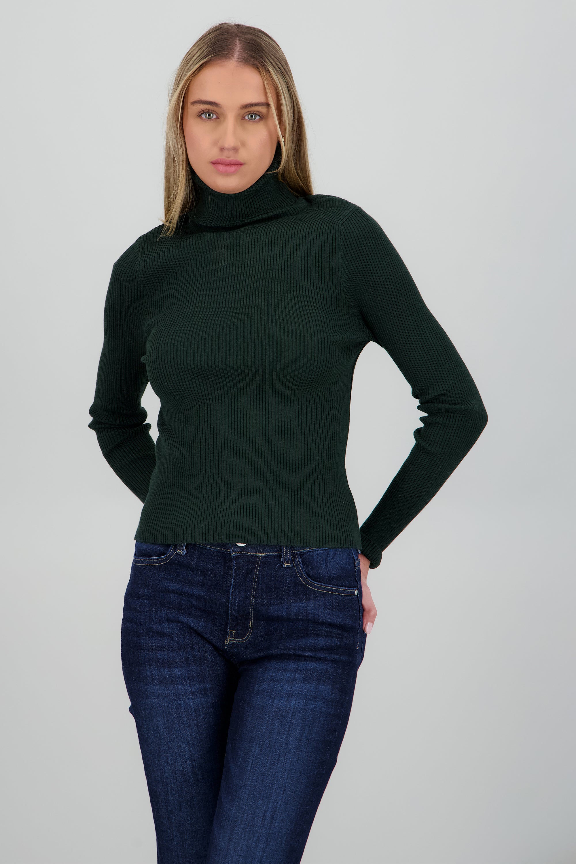 Sueter acanalado con cuello alto VERDE CAZADOR