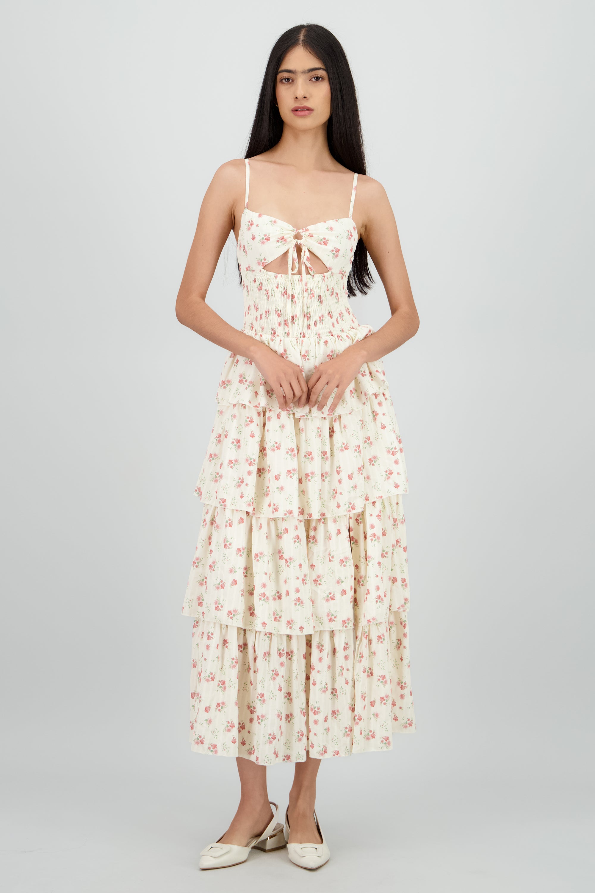 Vestido con cut out y detalle de smock con flores ROSA COMBO