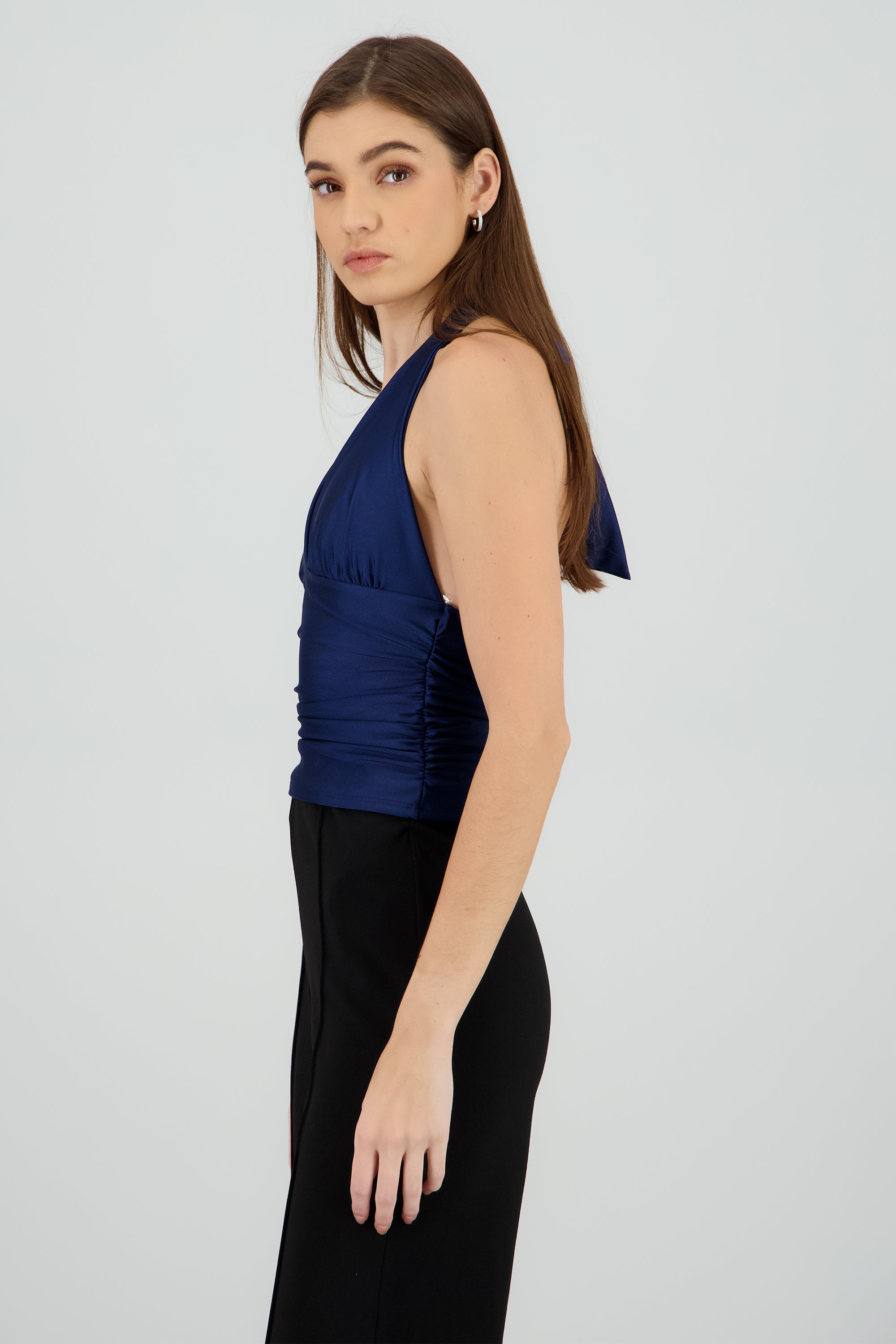 Top halter con detalle de pliegues liso MARINO