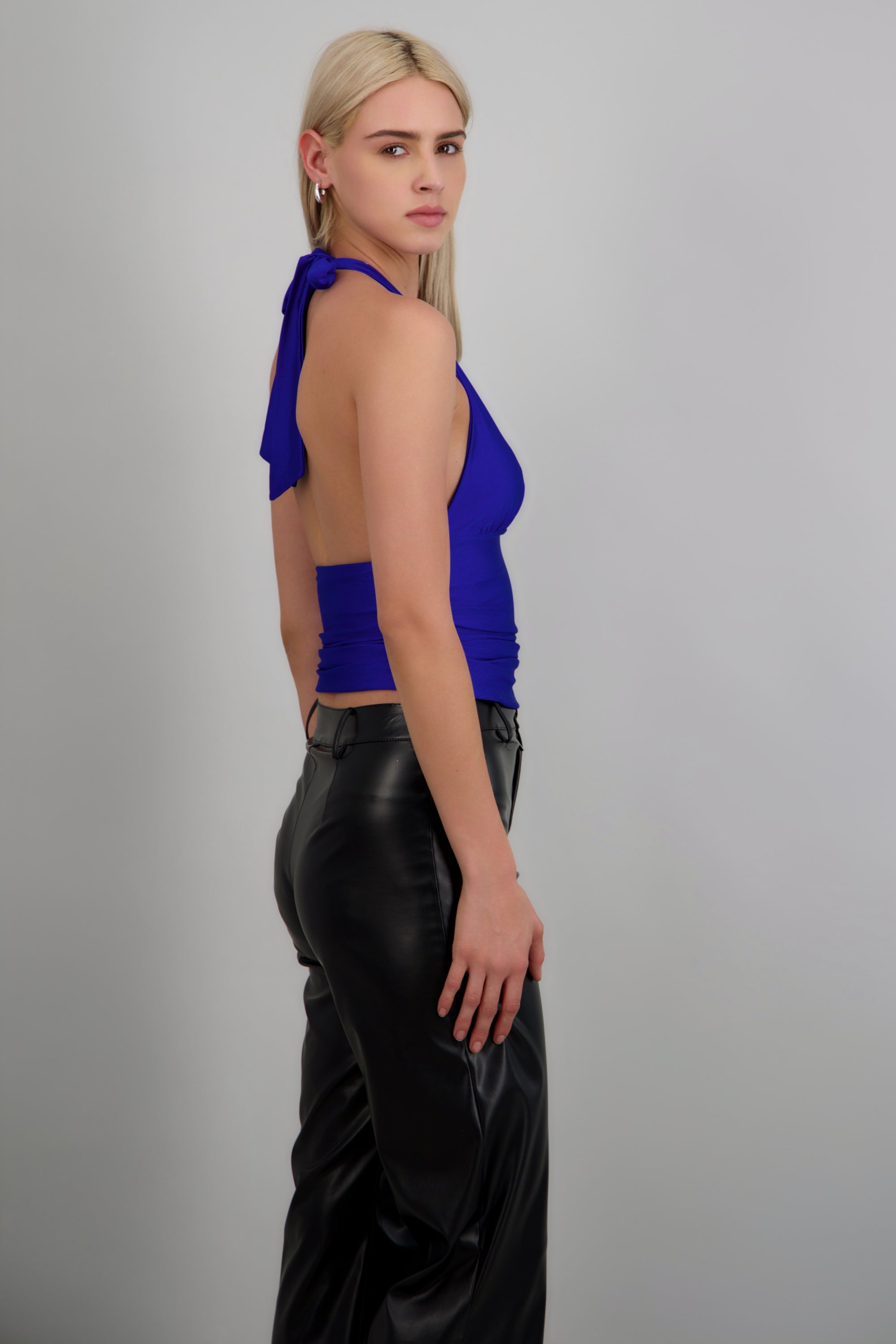 Top halter detalle pliegues AZUL REY