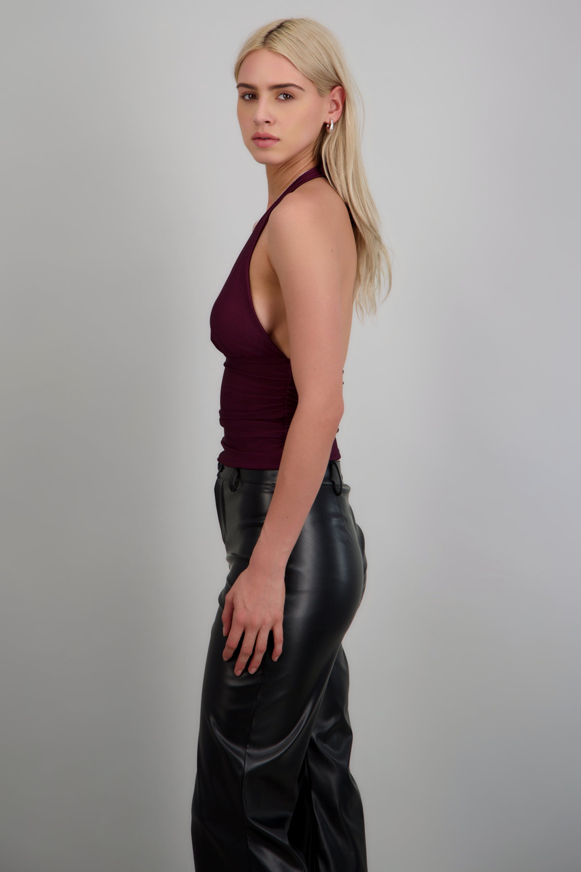 Top halter detalle pliegues UVA