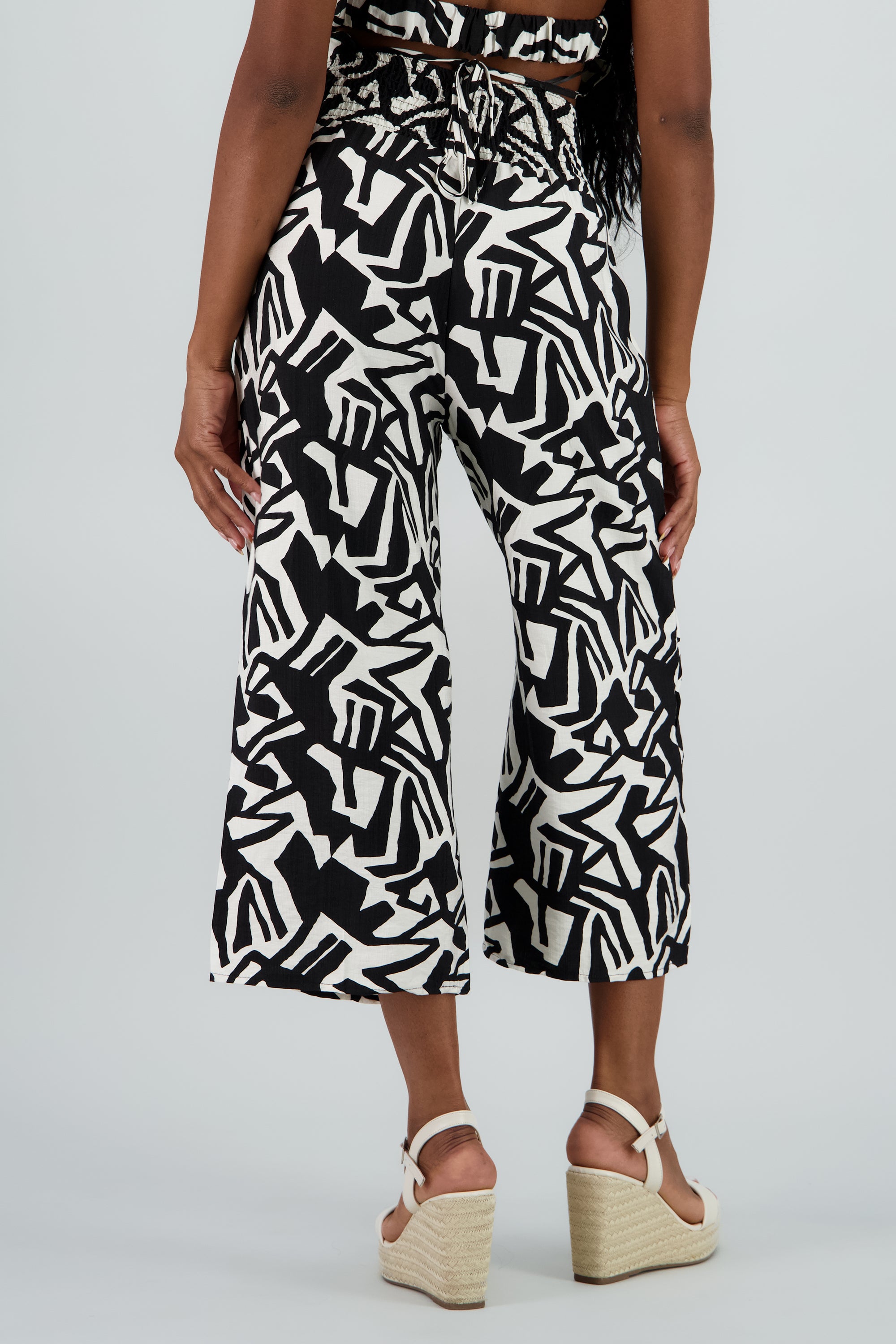 Pantalones estampados con resorte wide leg NEGRO COMBO
