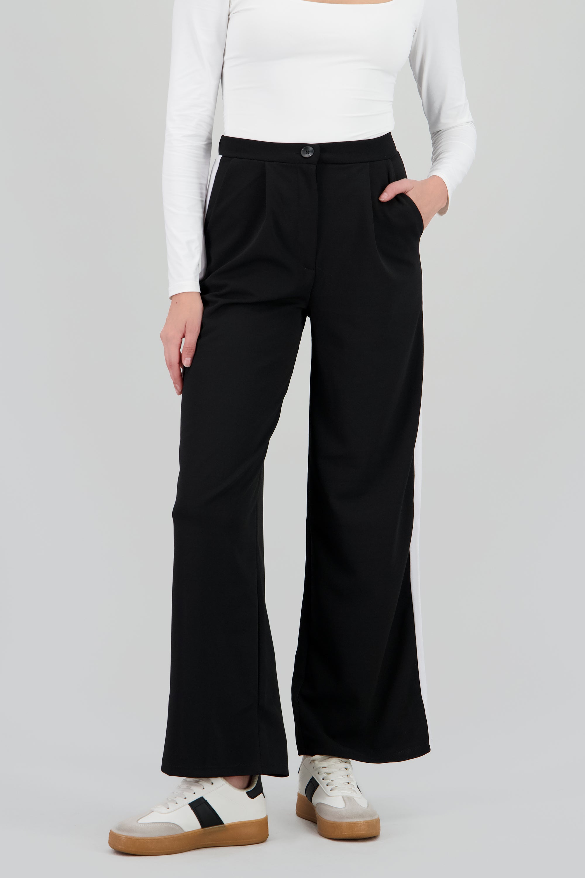 Pantalones con detalle de rayas al costado NEGRO COMBO