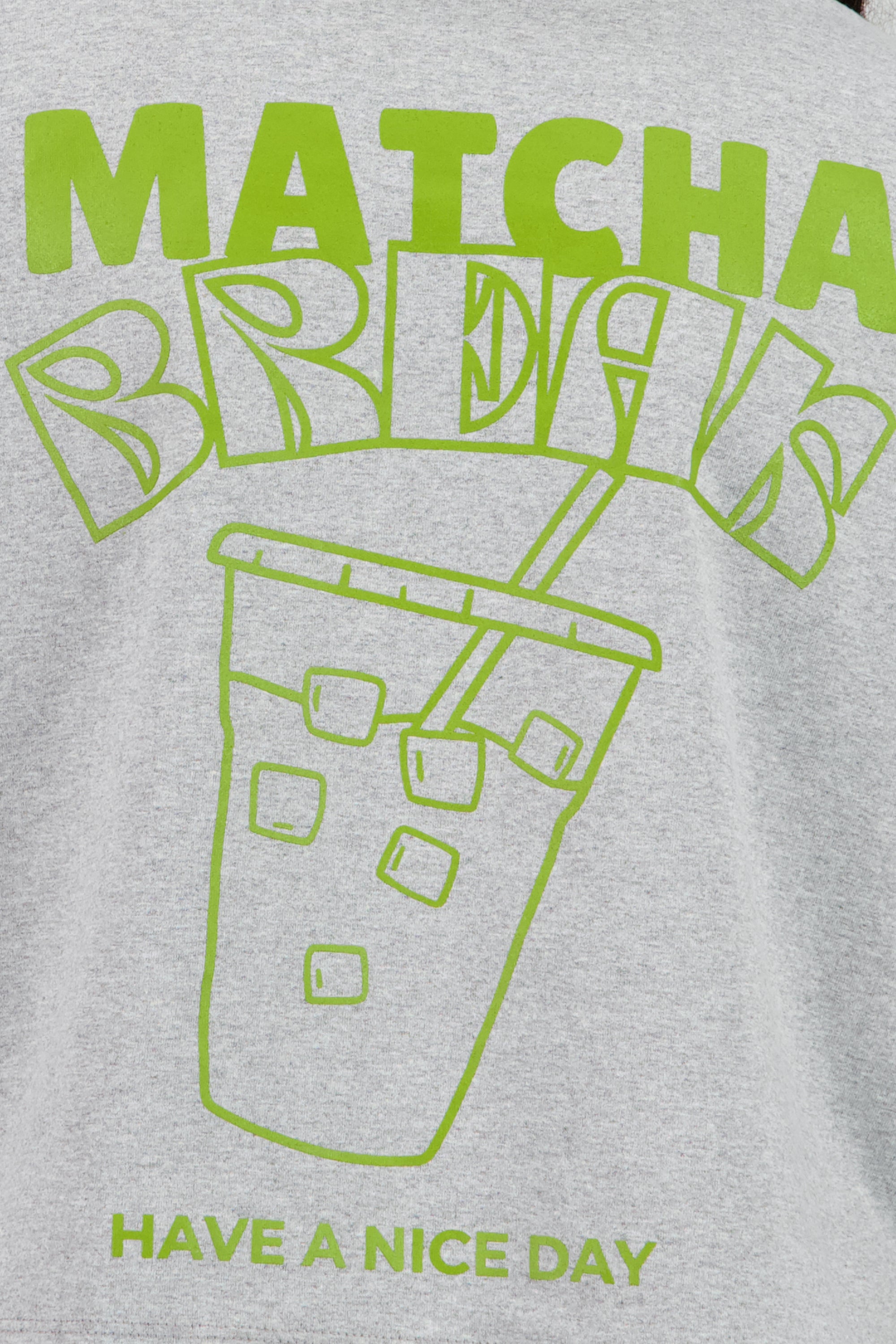 Playera boxy estampado matcha GRIS