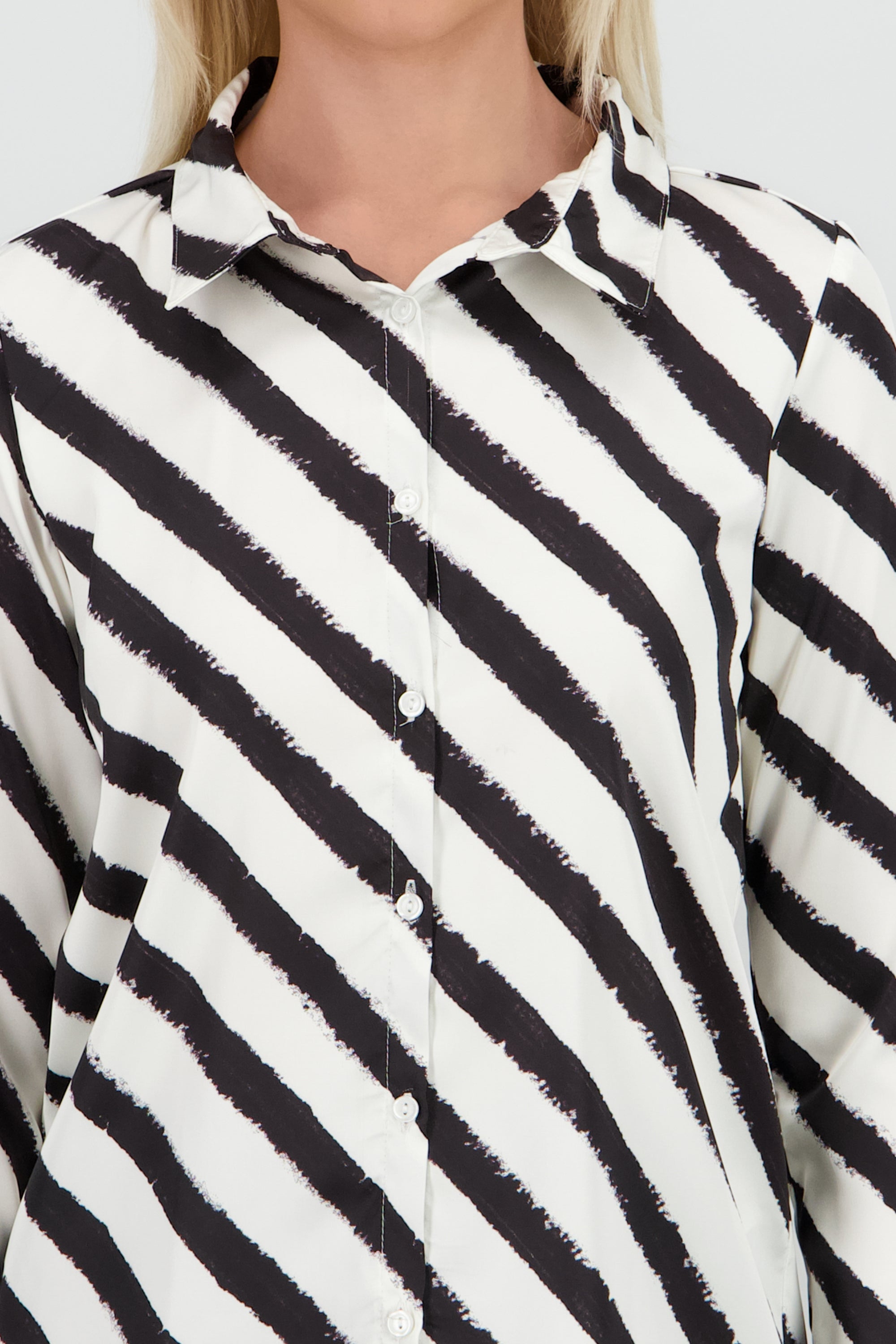Camisa fluida rayas asimetricas HUESO COMBO