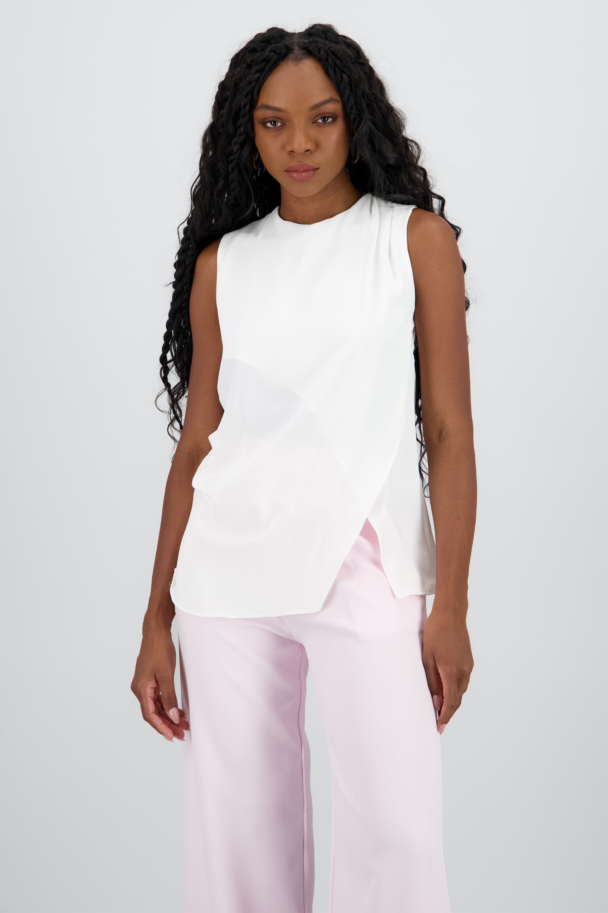 Blusa lisa plisado hombros HUESO