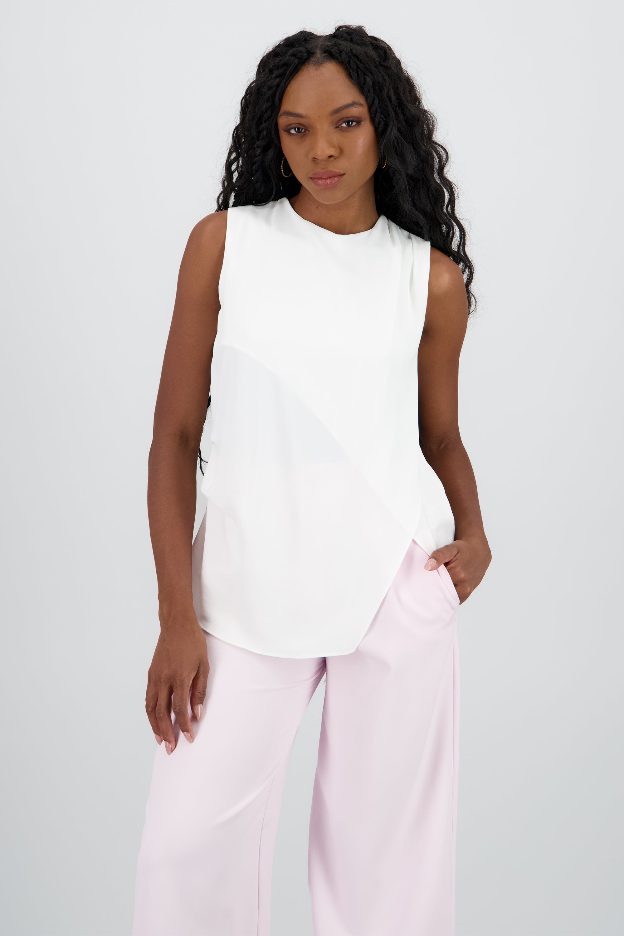 Blusa lisa plisado hombros HUESO