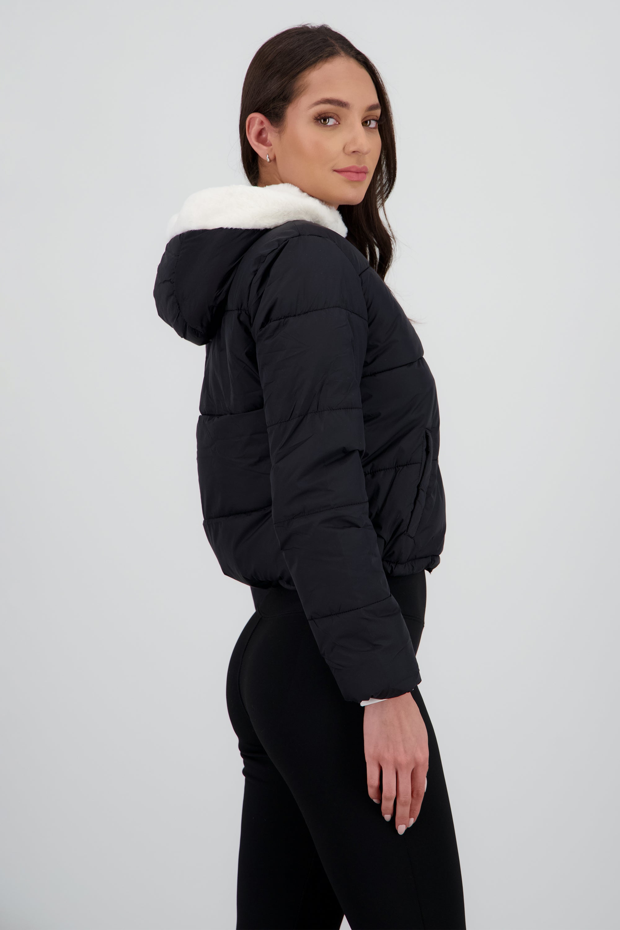Puffer jacket con gorro peluche NEGRO COMBO
