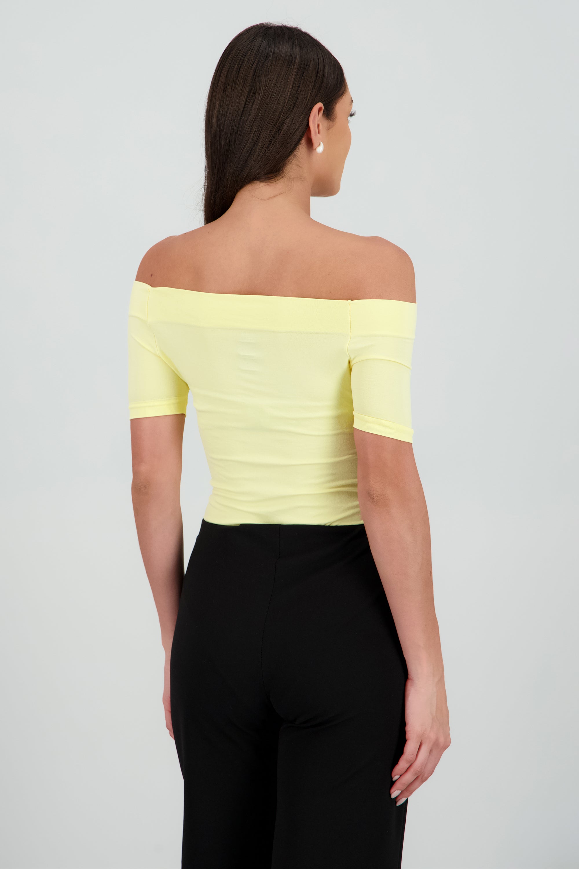 Bodysuit Liso Hombros Descubiertos AMARILLO PASTEL