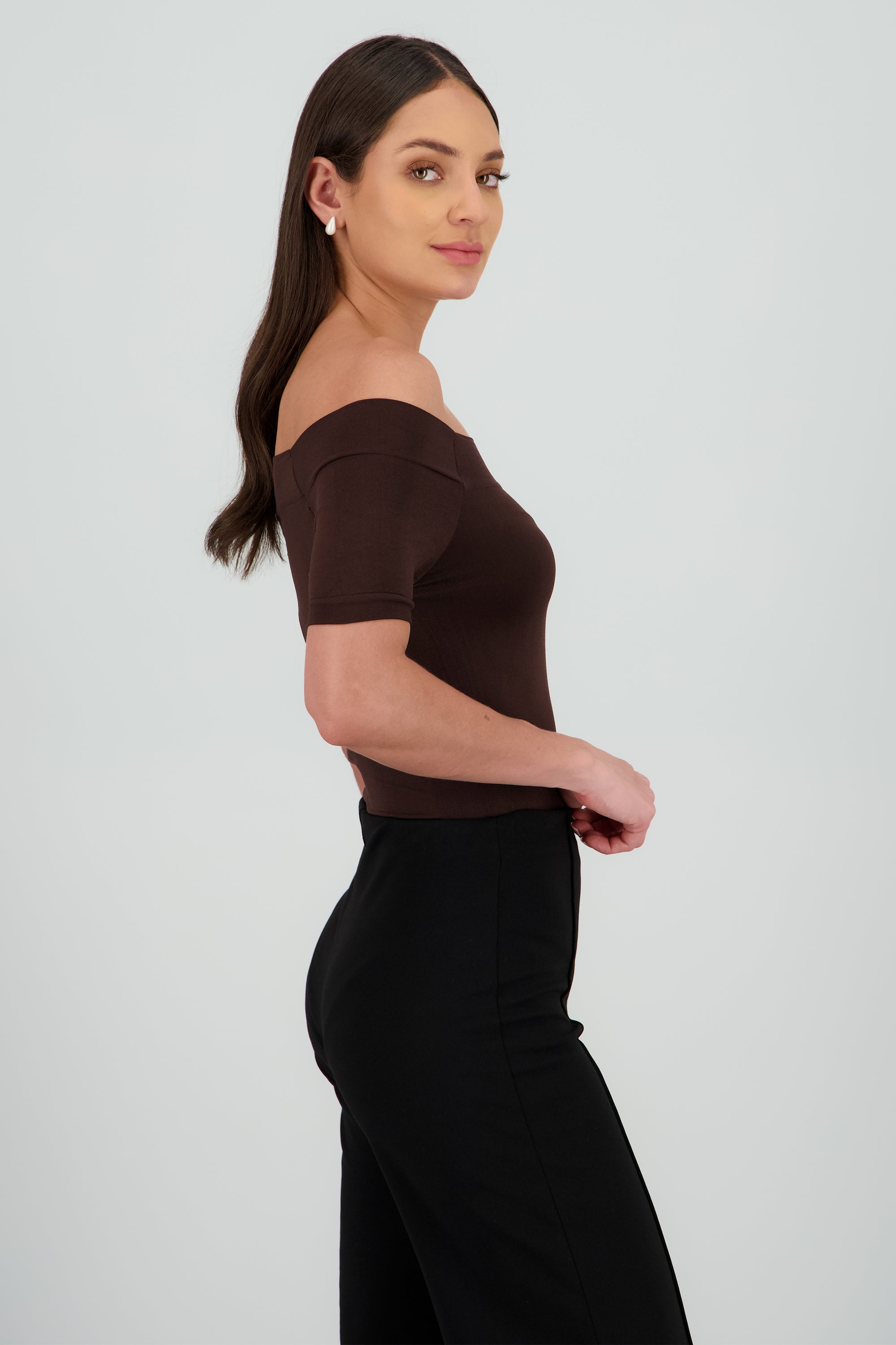 Bodysuit Liso Hombros Descubiertos CHOCOLATE