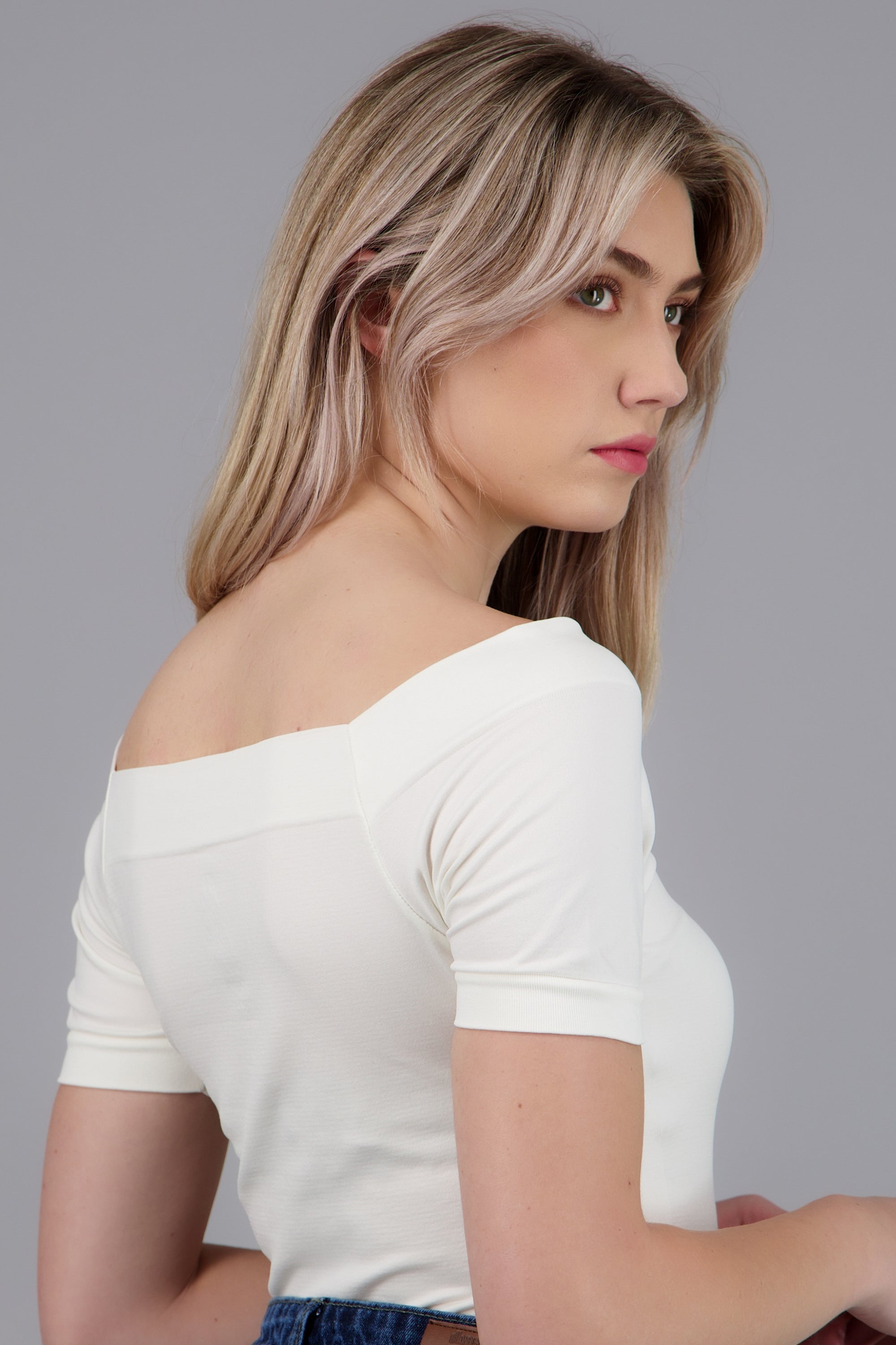 Bodysuit Liso Hombros Descubiertos HUESO