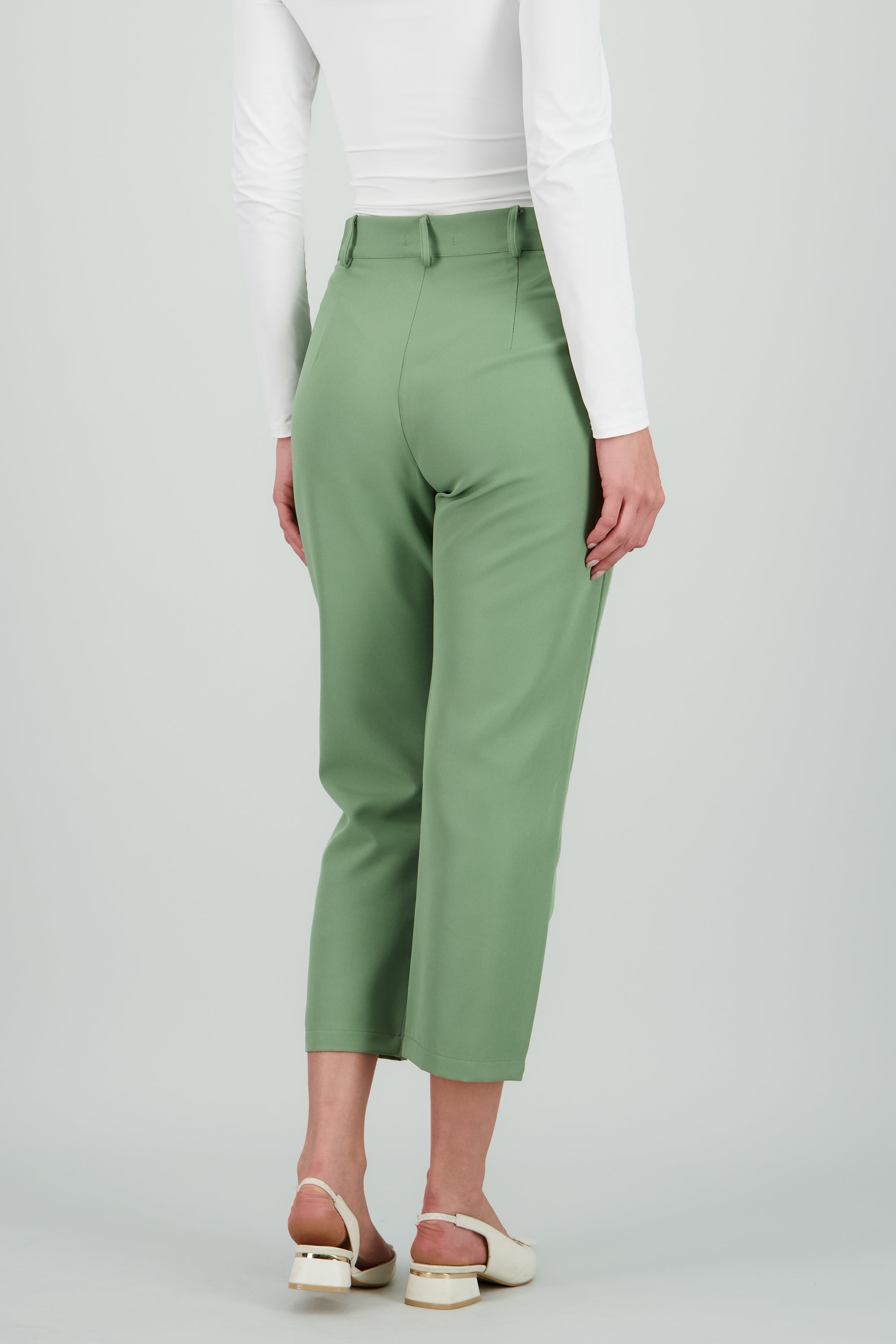 Pantalón Cintura Alta Capri Bolsas OLIVO