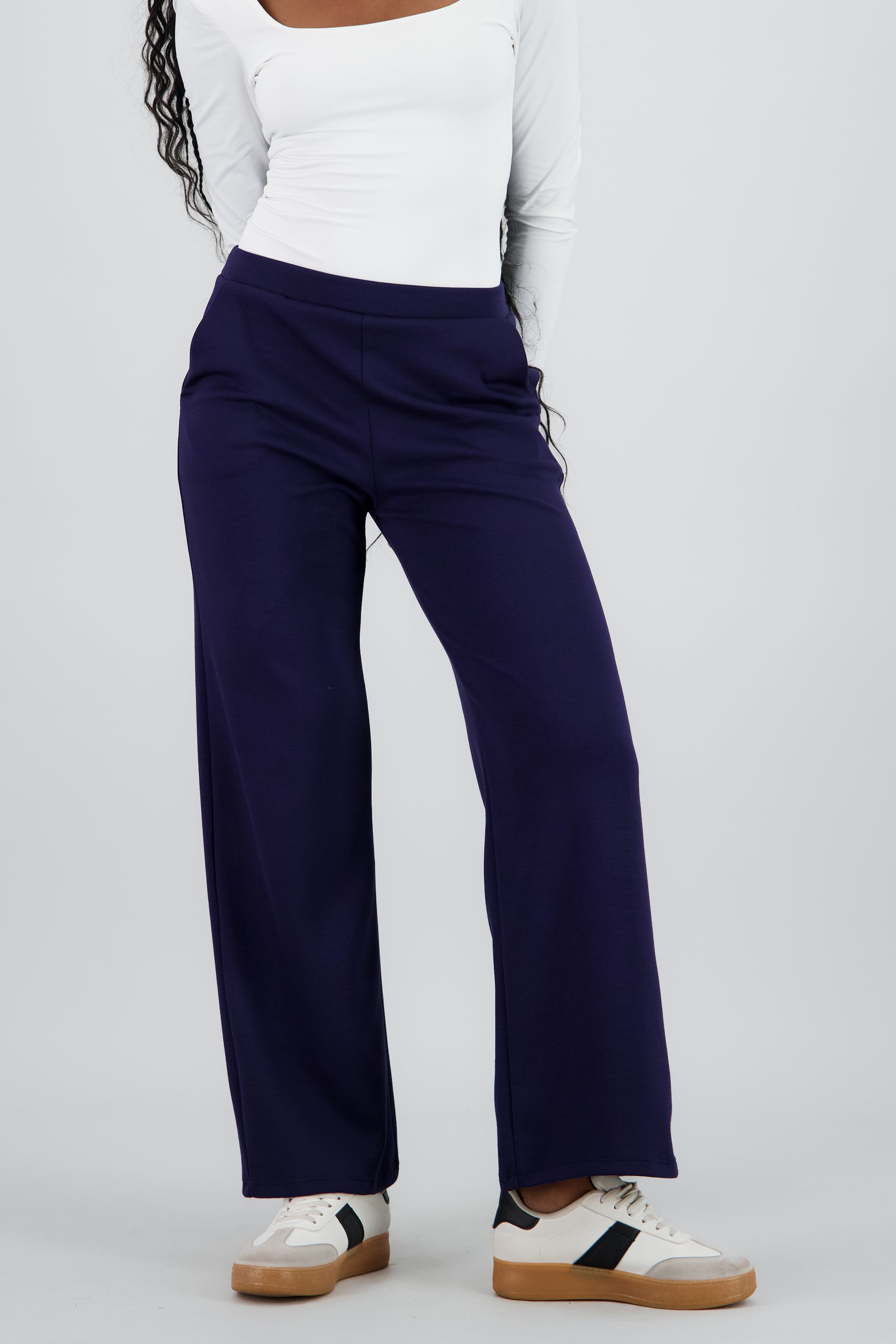 Pantalon amplio liso detalle bolsas MARINO