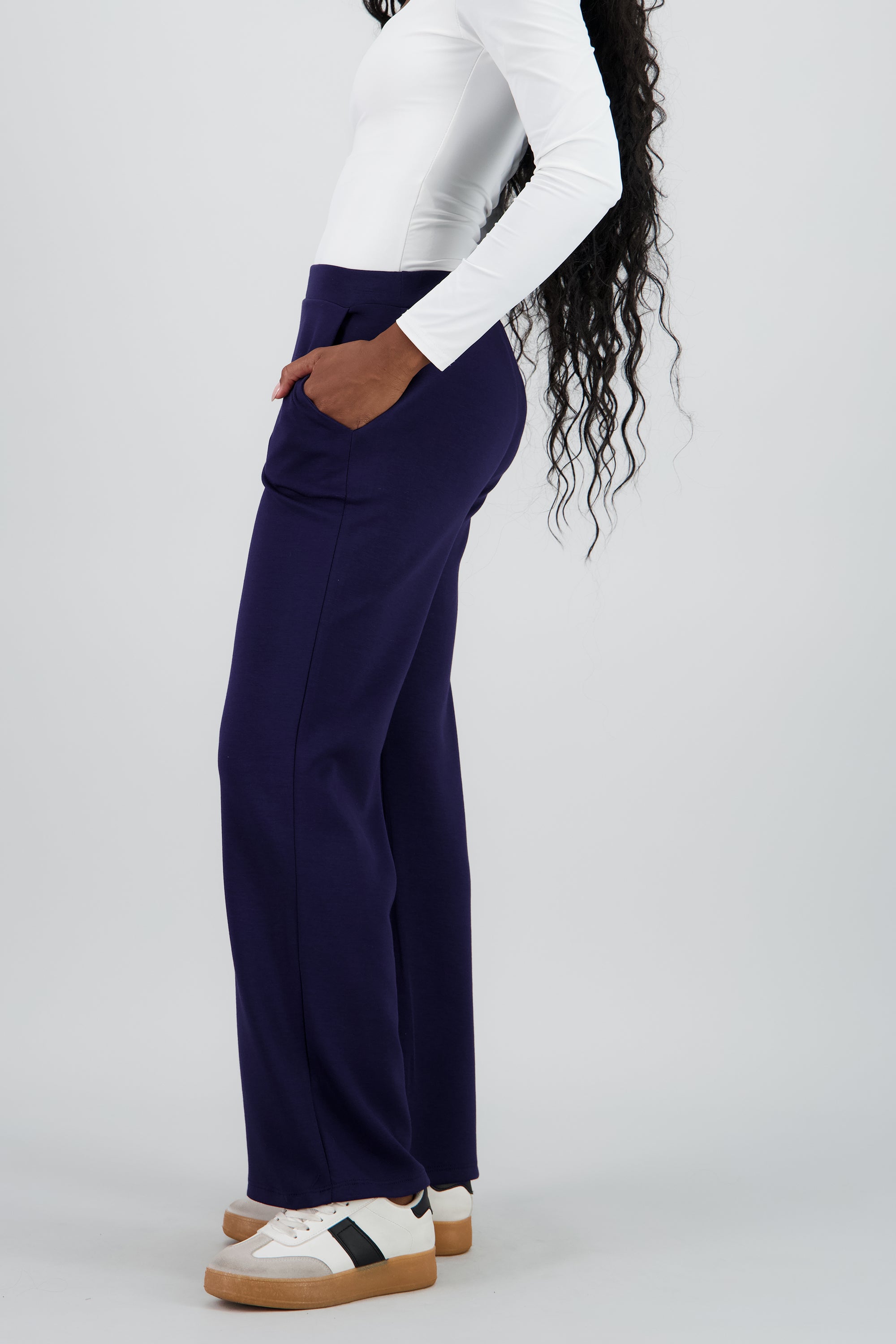 Pantalon amplio liso detalle bolsas MARINO