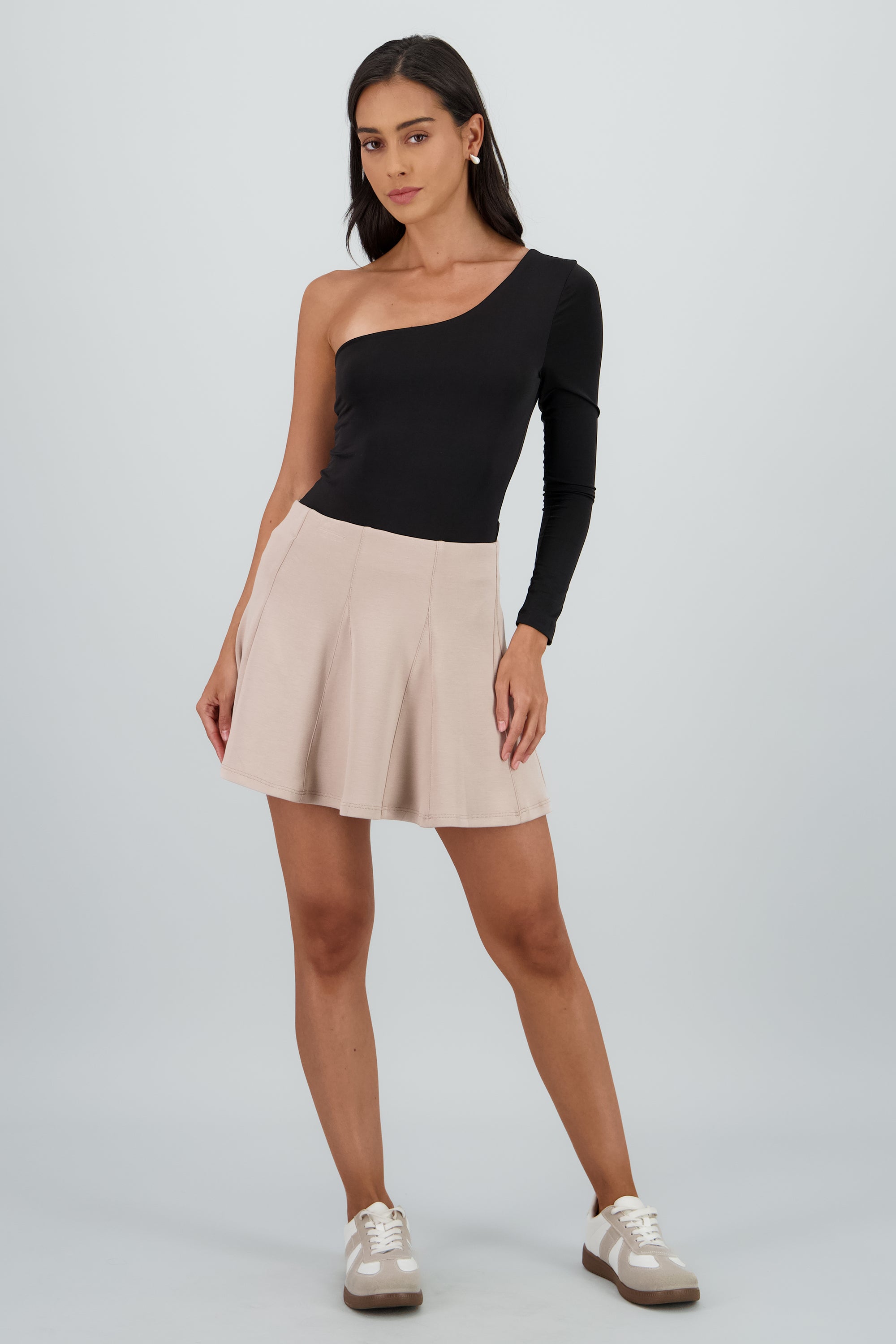 Falda mini lisa textura suave BEIGE