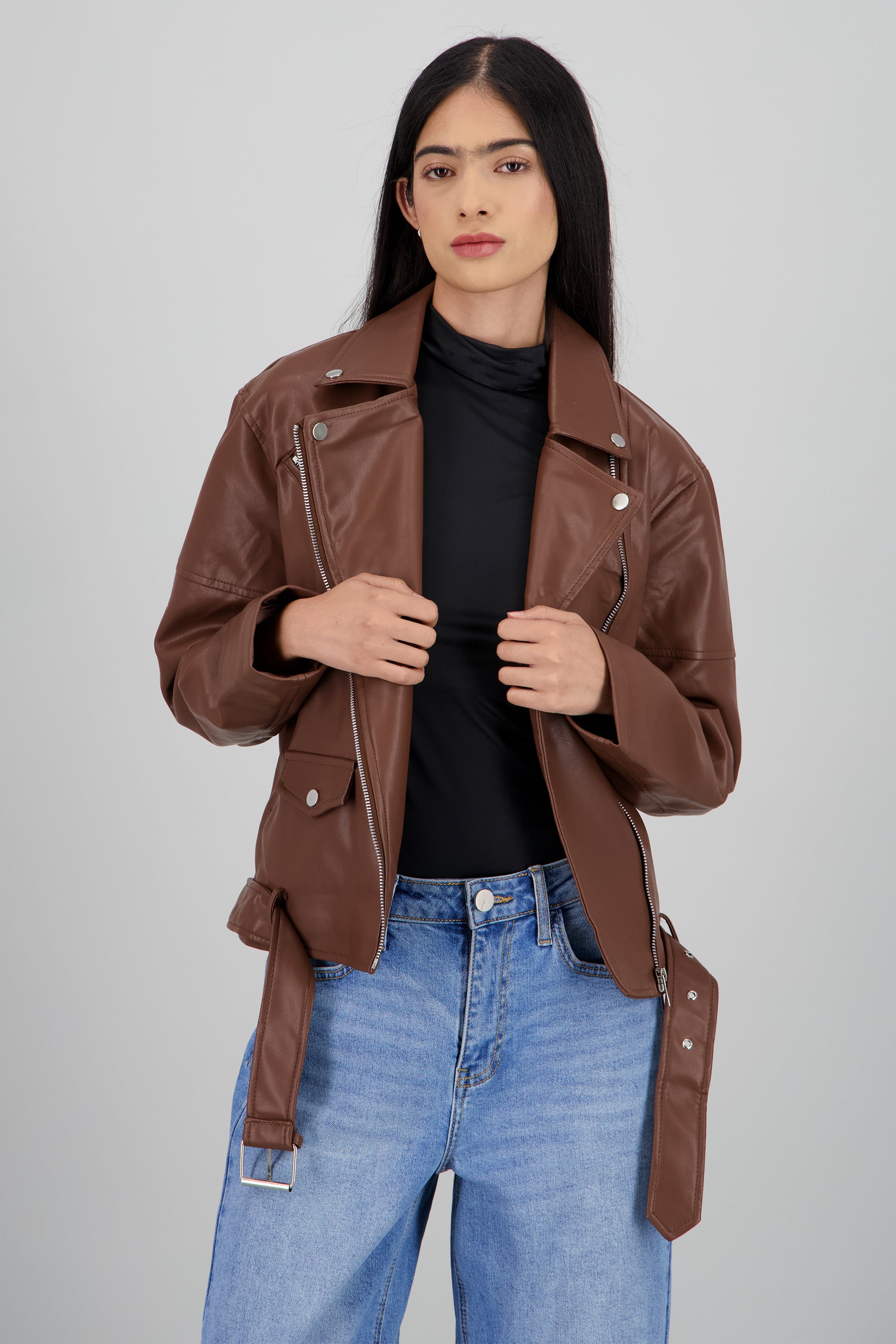 Biker oversize con herrajes contraste CAFE