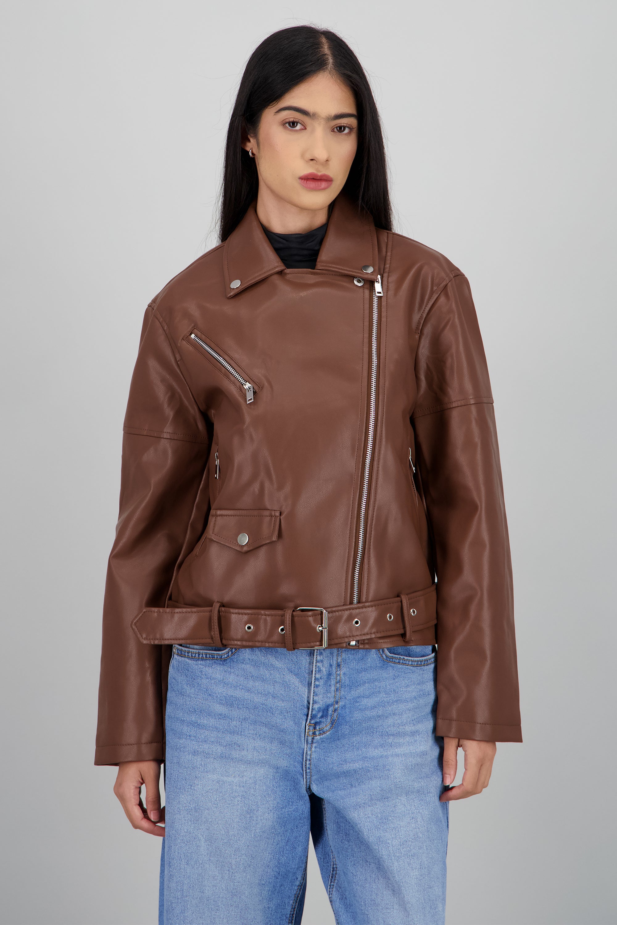 Biker oversize con herrajes contraste CAFE