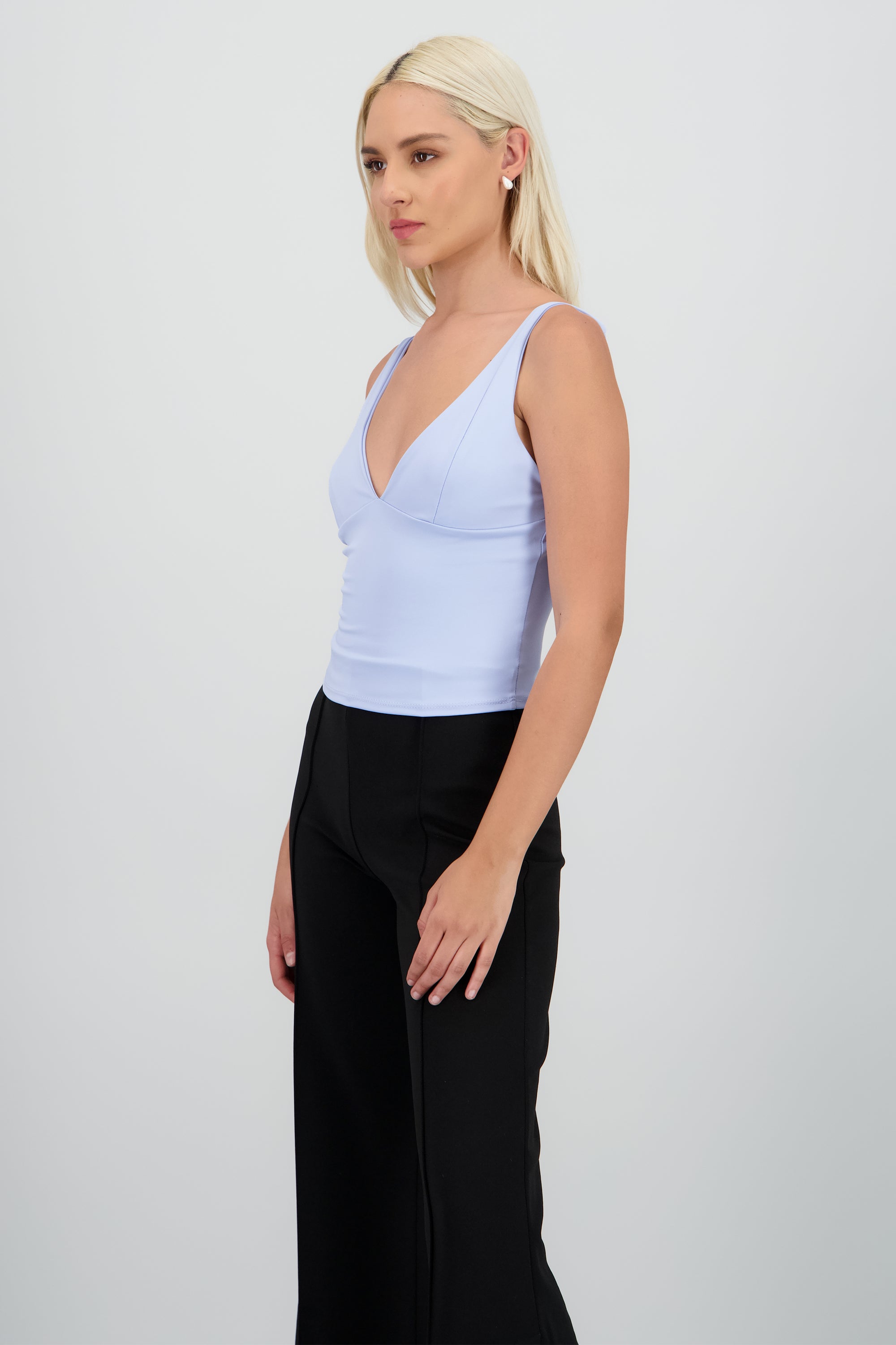 Top escote V liso AZUL CIELO