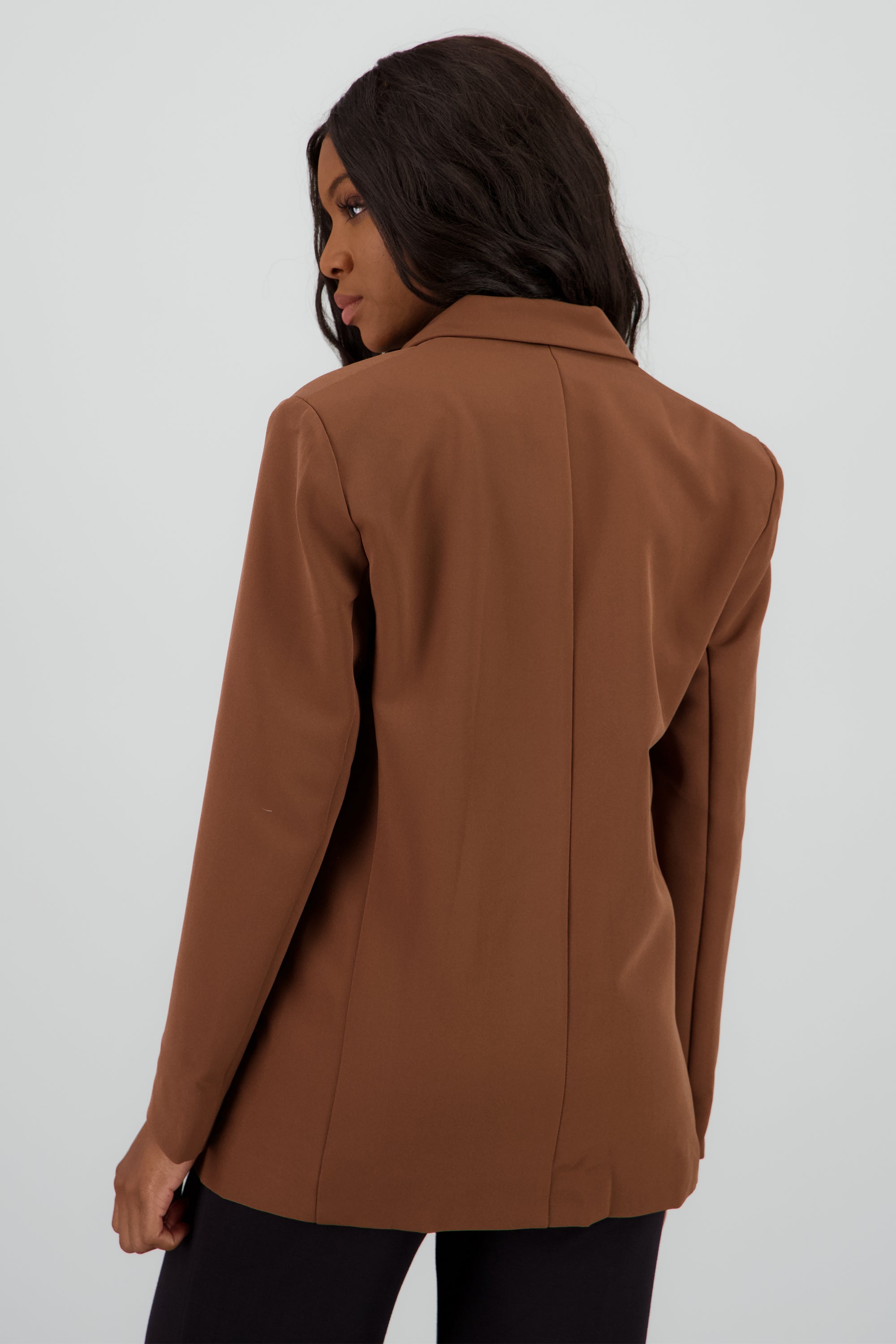 Saco oversized liso con estructura y botones CAFE