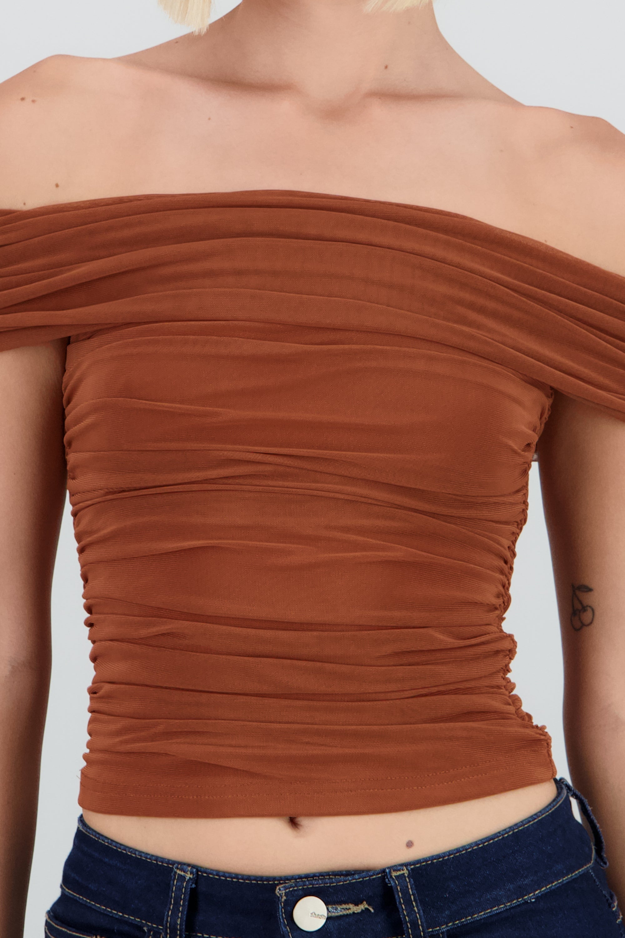 Top off shoulder mesh drapeado CAFE
