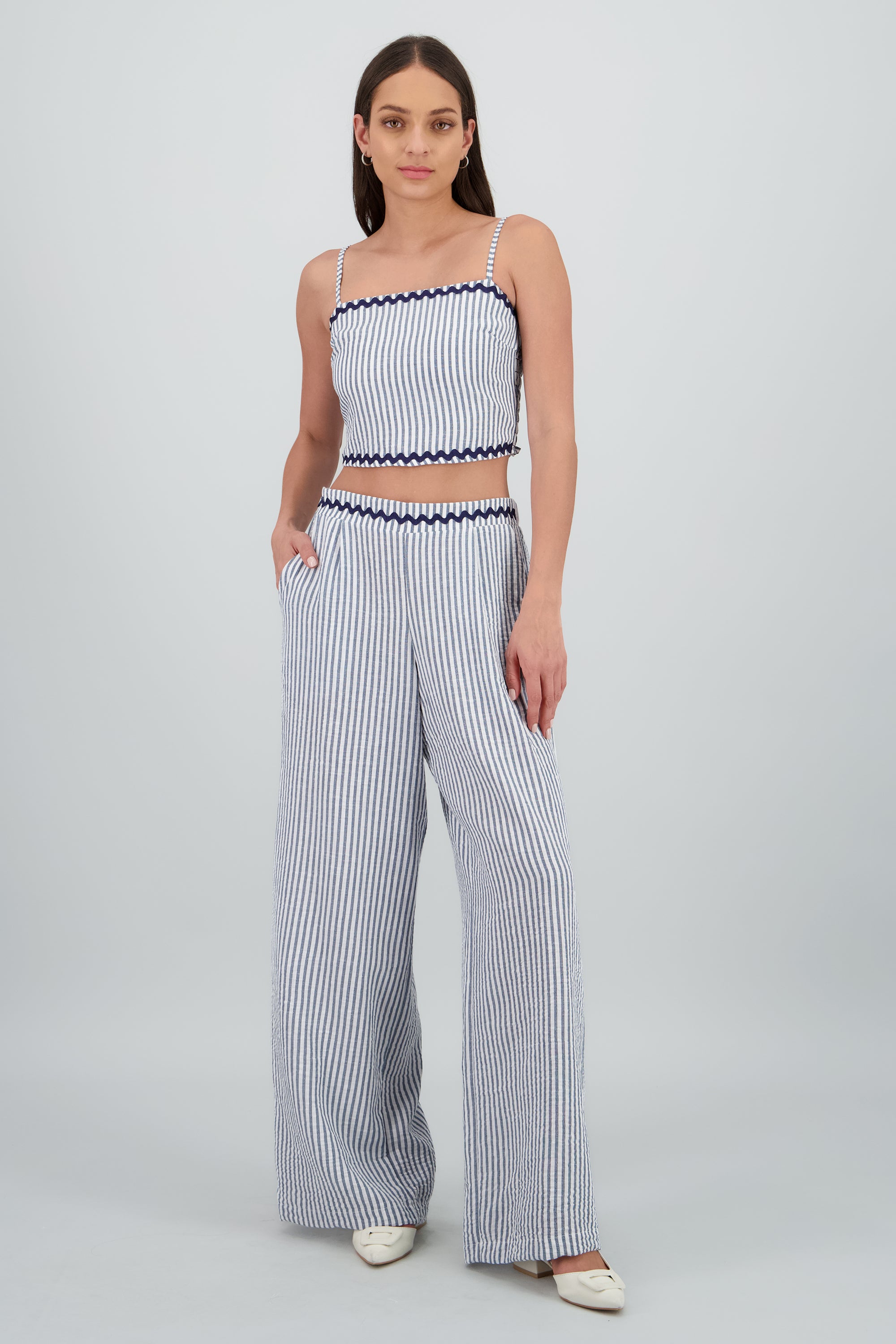 Pantalon amplio detalle bordado AZUL COMBO