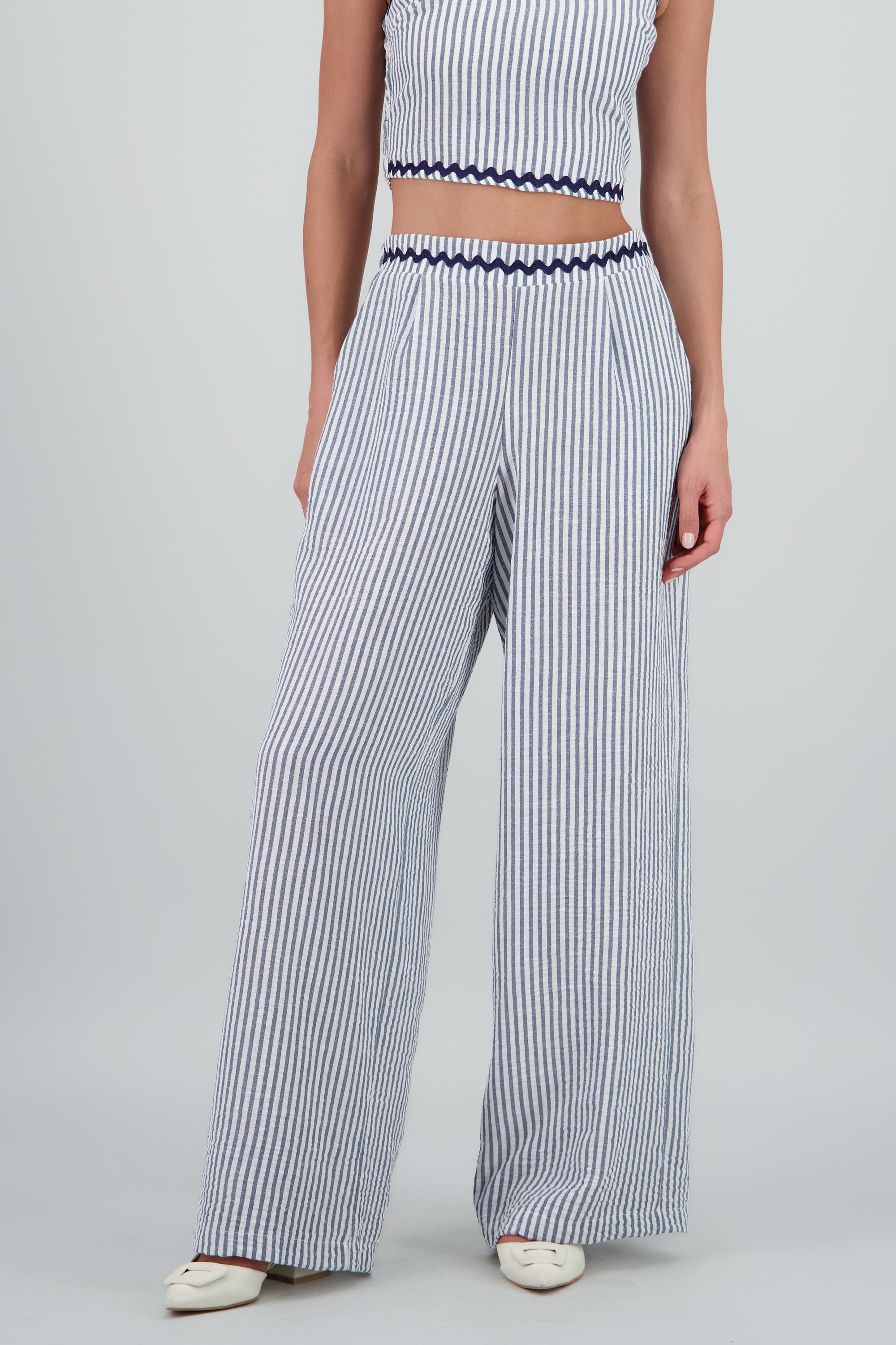 Pantalon amplio detalle bordado AZUL COMBO
