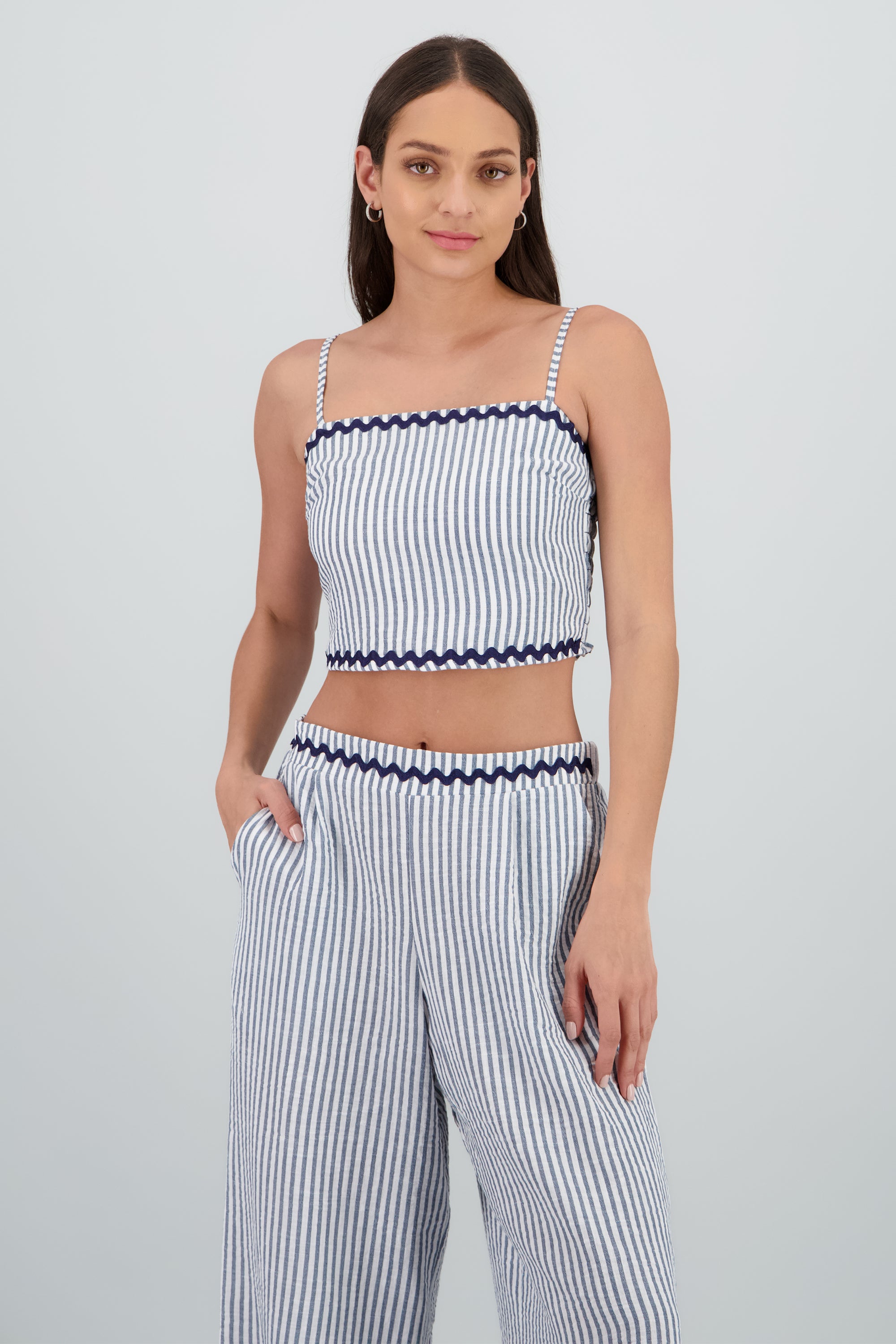 Top recto tirantes detalle bordado AZUL COMBO
