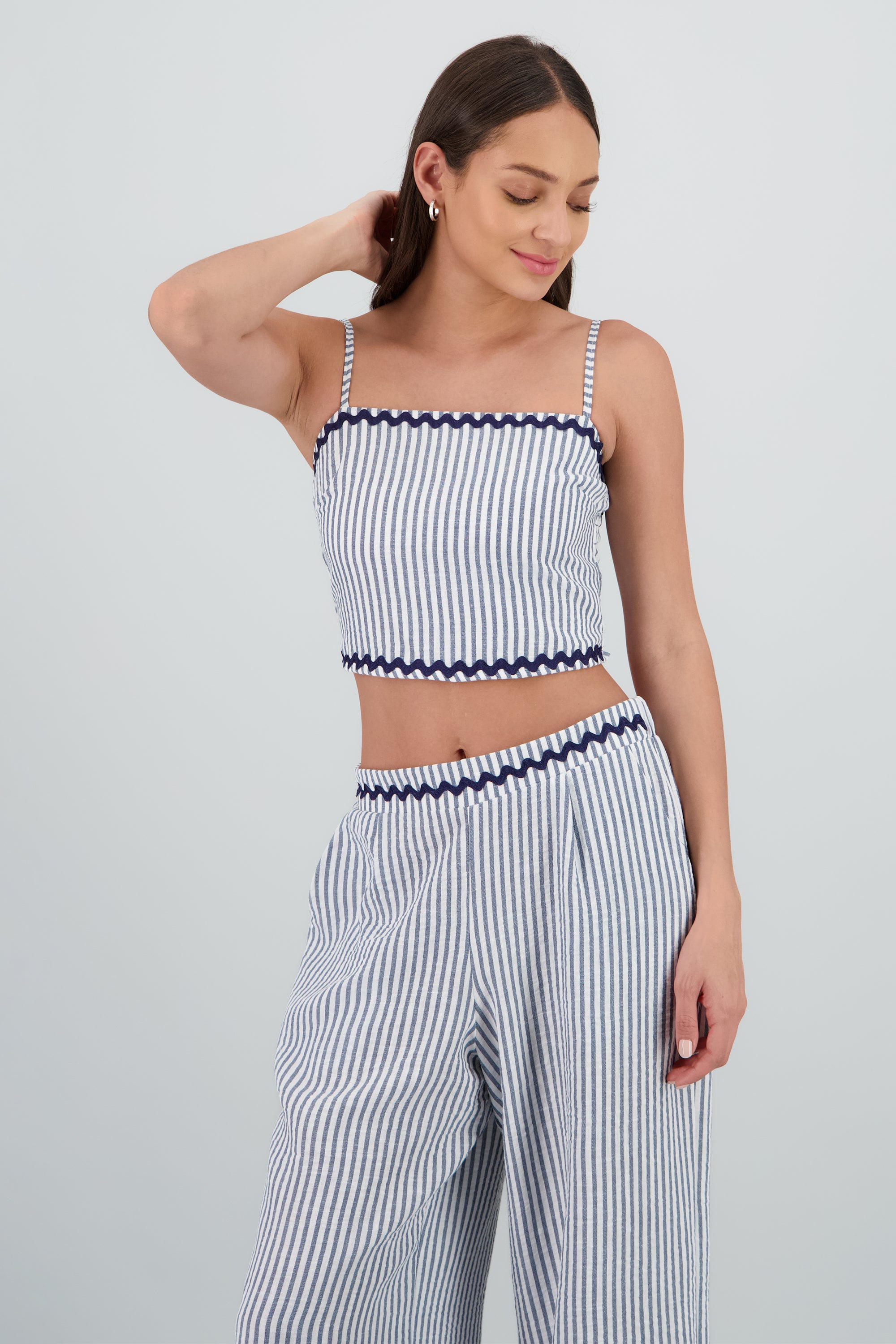 Top recto tirantes detalle bordado AZUL COMBO