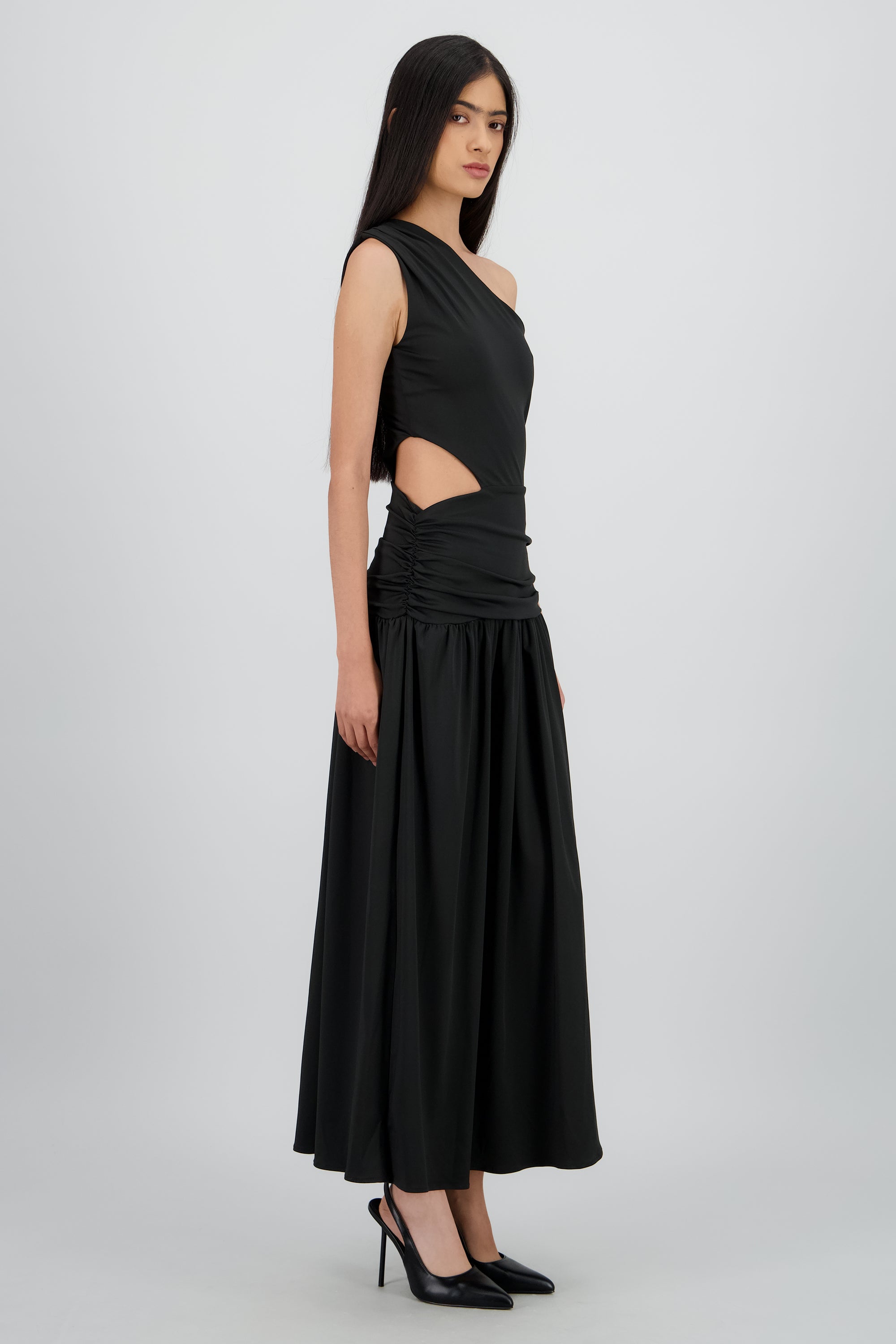 Vestido off shoulder detalle drapeado NEGRO