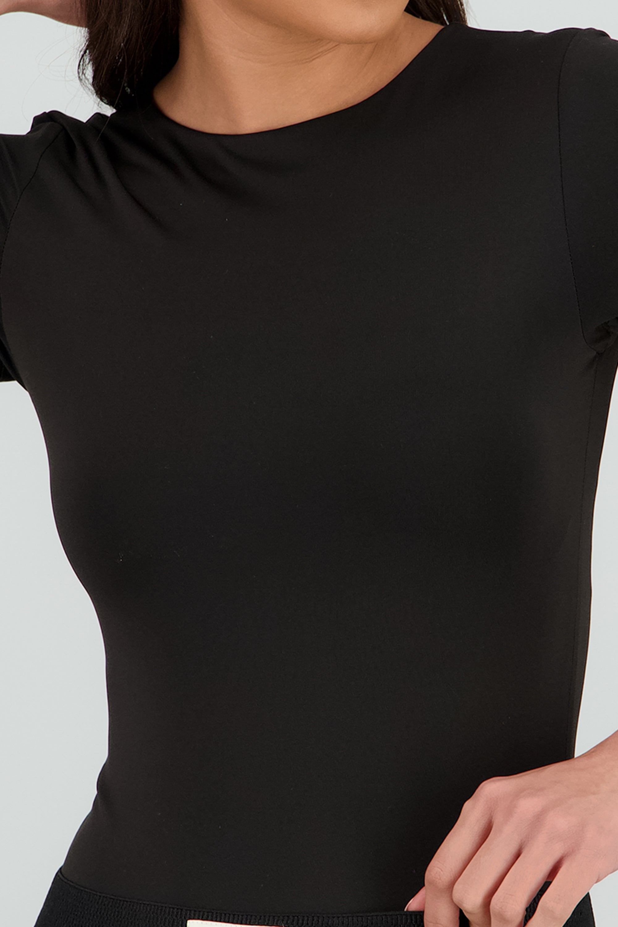 Bodysuit manga corta cuello redondo NEGRO