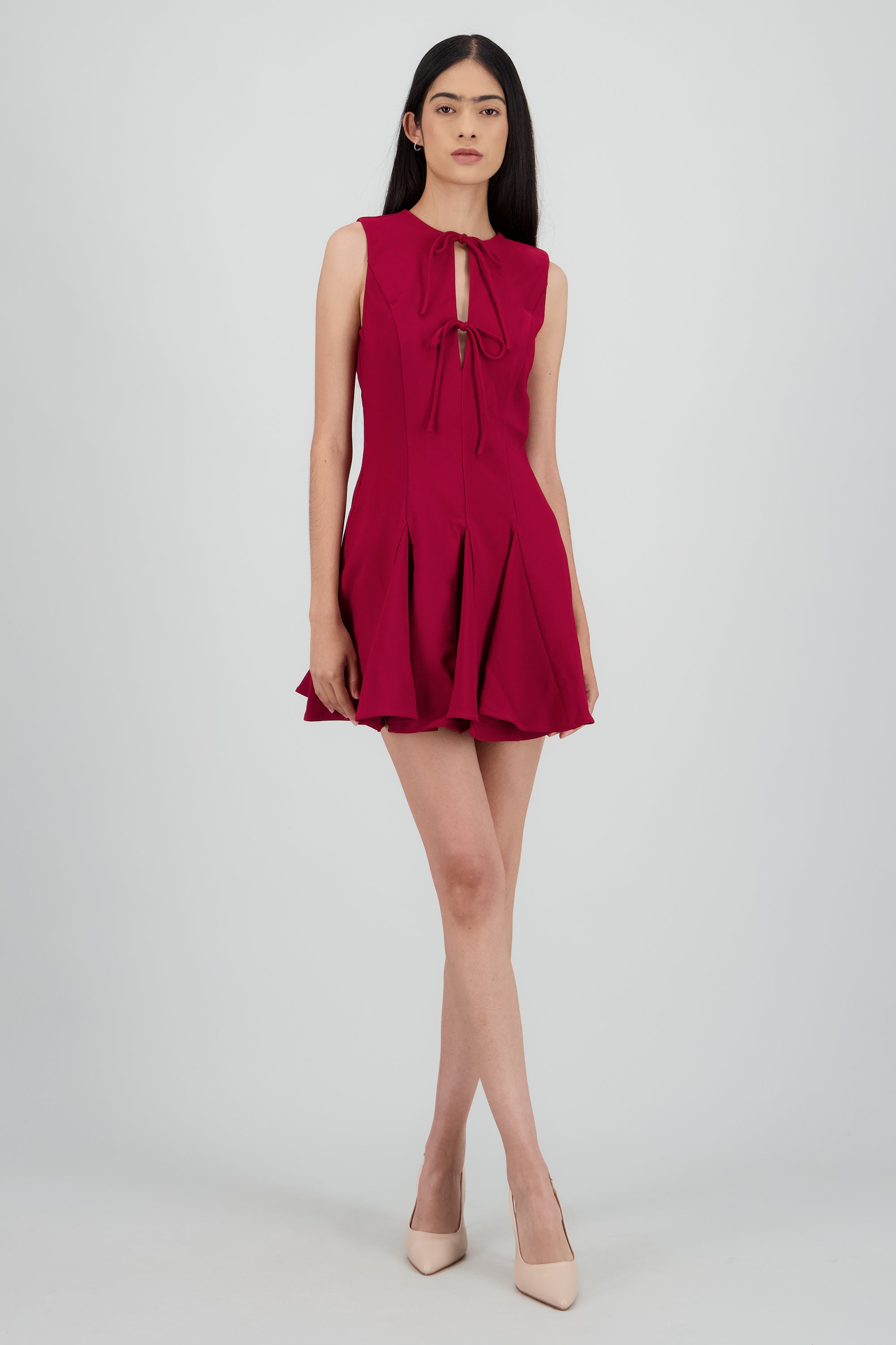 Vestido mini falda tableada con moños VINO