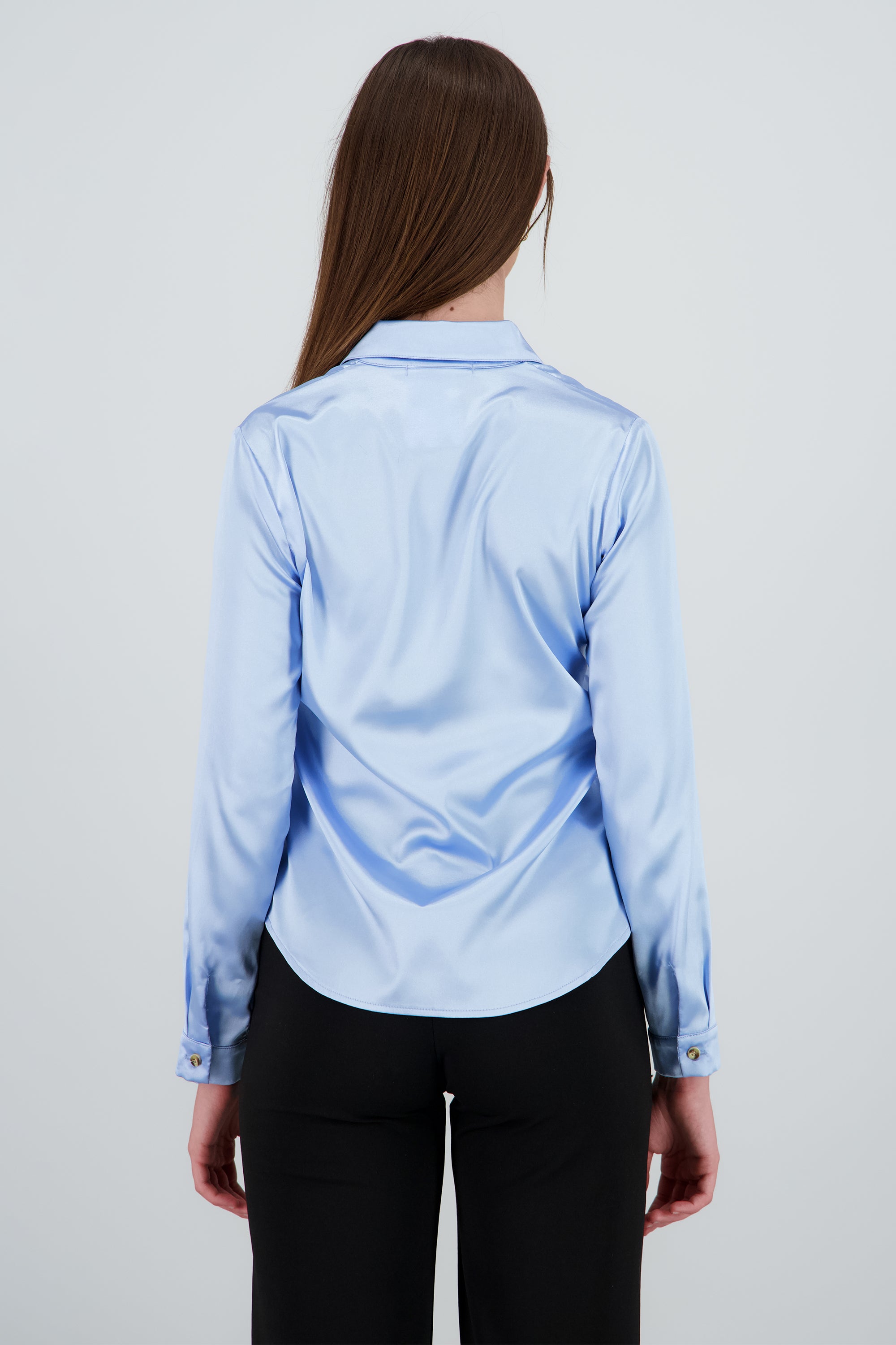 Camisa manga larga cuello detalle satinado AZUL PASTEL
