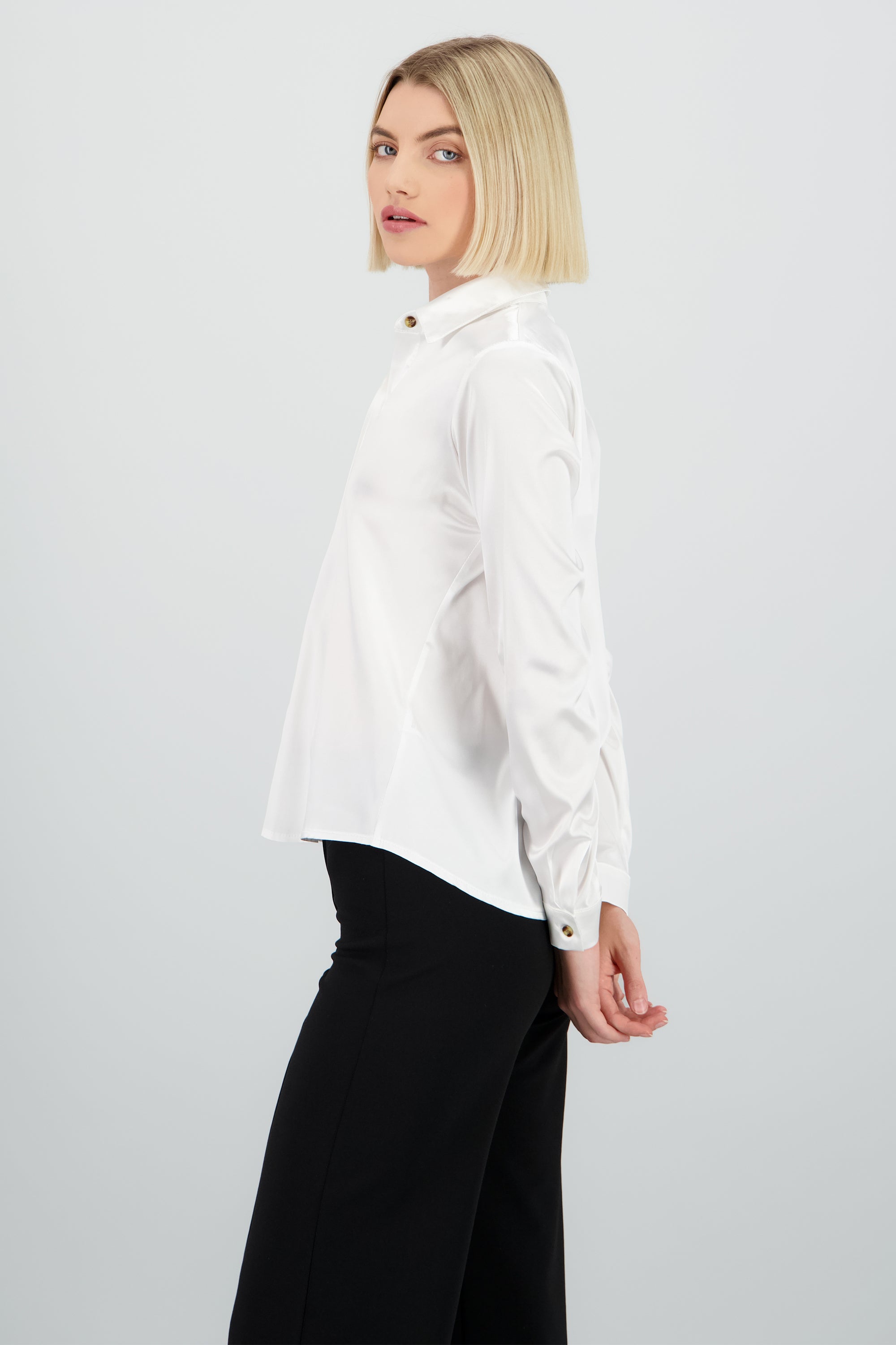 Camisa manga larga cuello detalle satinado HUESO