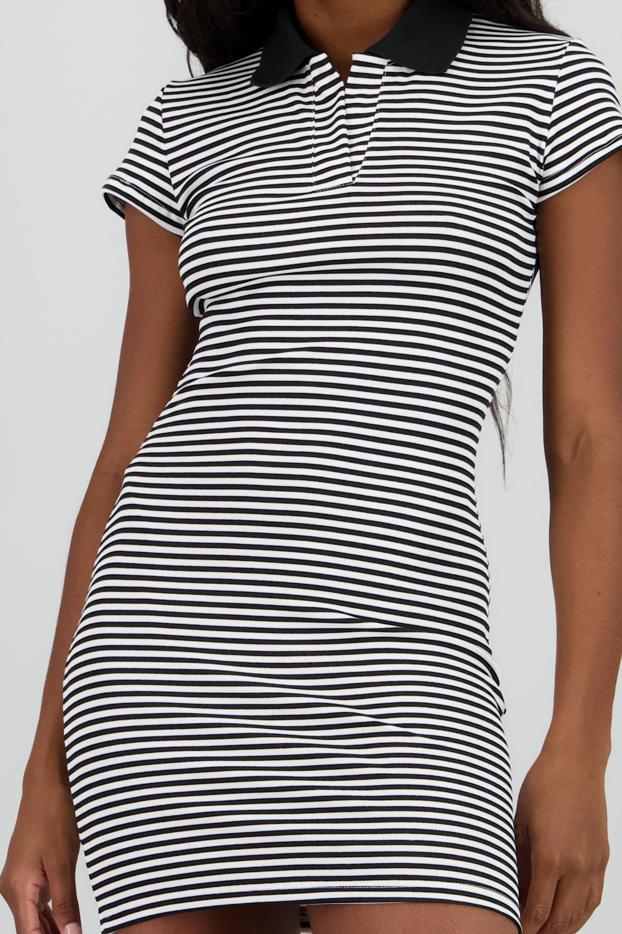 Vestido polo bodycon estampado de rayas NEGRO COMBO