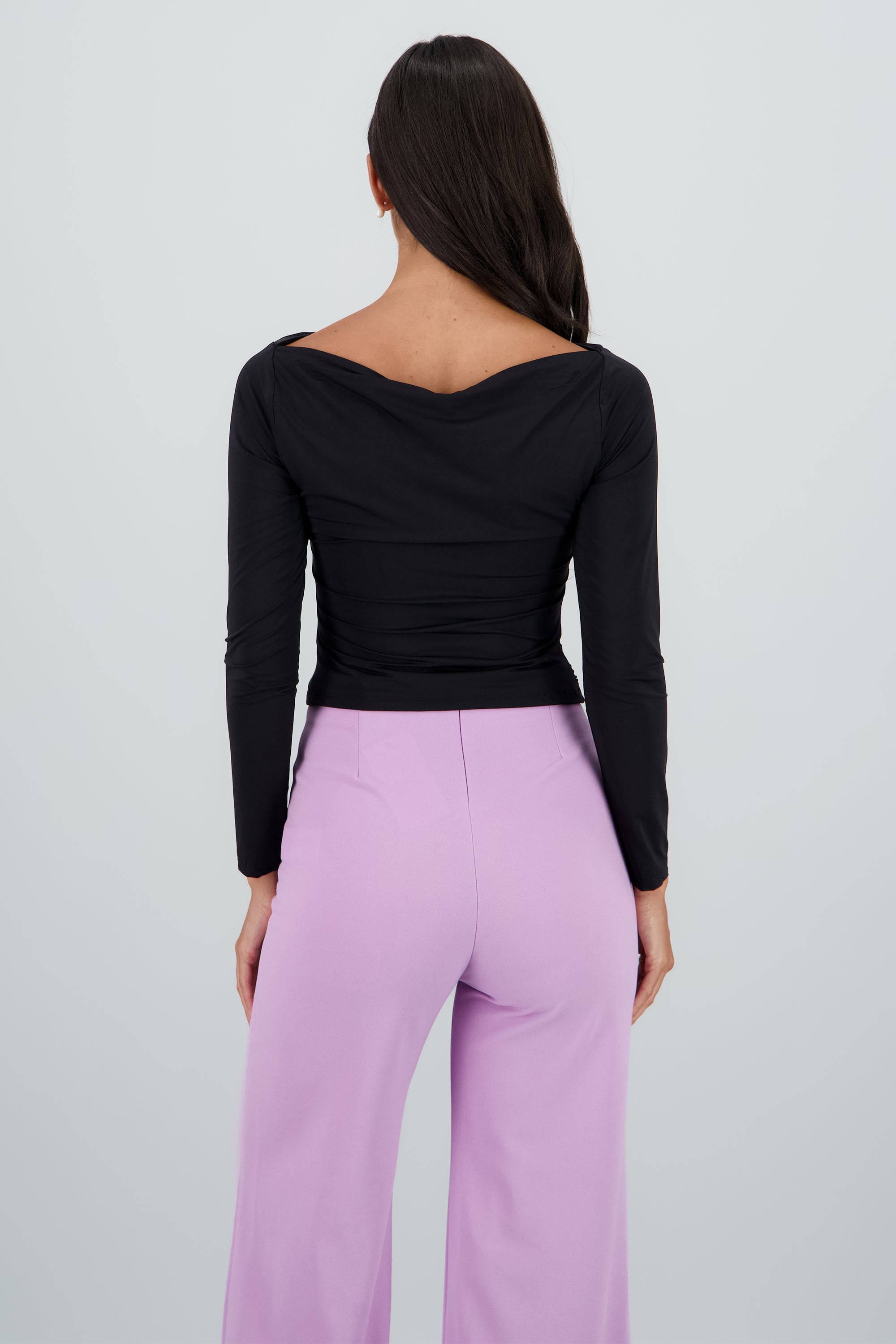 Top manga larga detalle pinzas licra tacto suave NEGRO