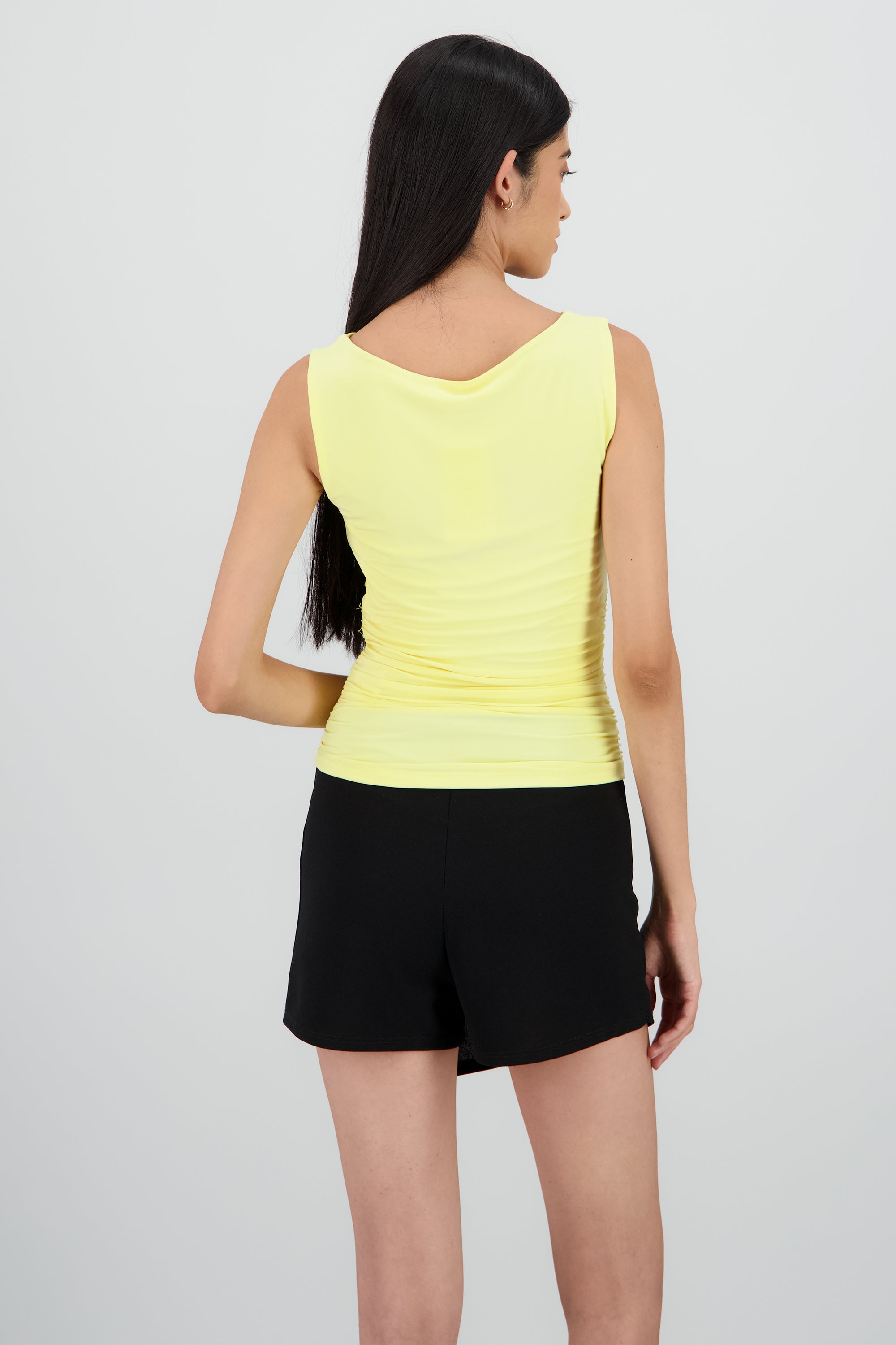 Blusa sin mangas cuello redondo frunces lateral AMARILLO PASTEL