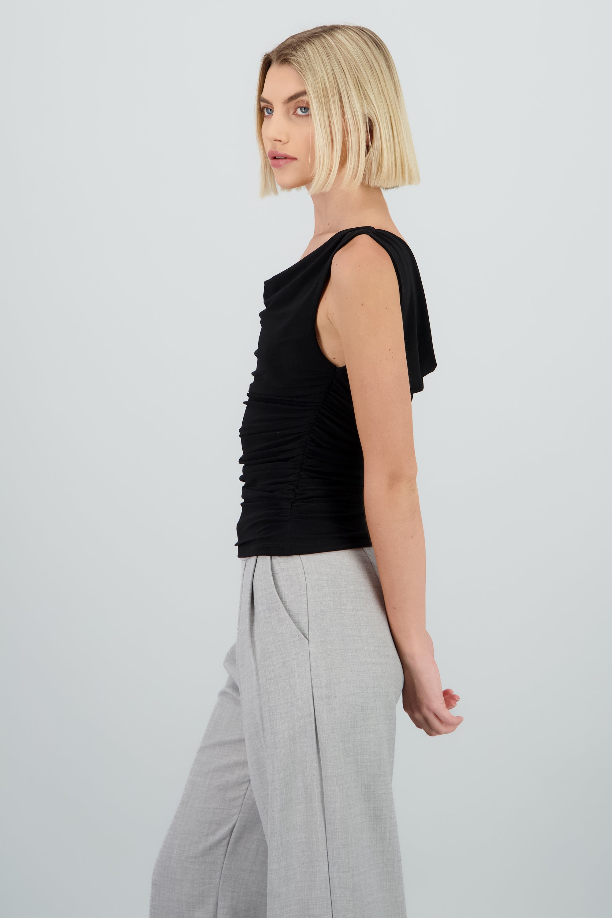 Top tirantes escote cascada espalda NEGRO
