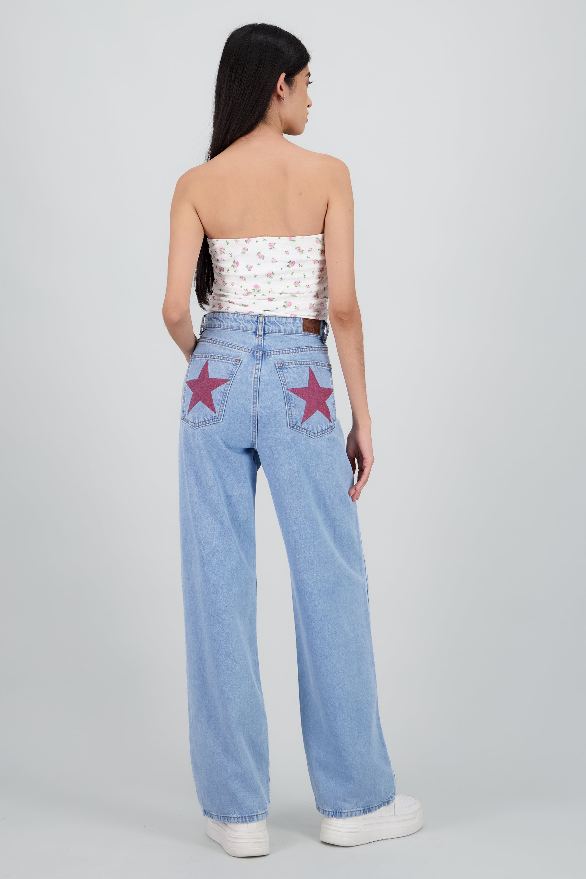 Jeans wide leg estrellas traseras LIGHT WASH