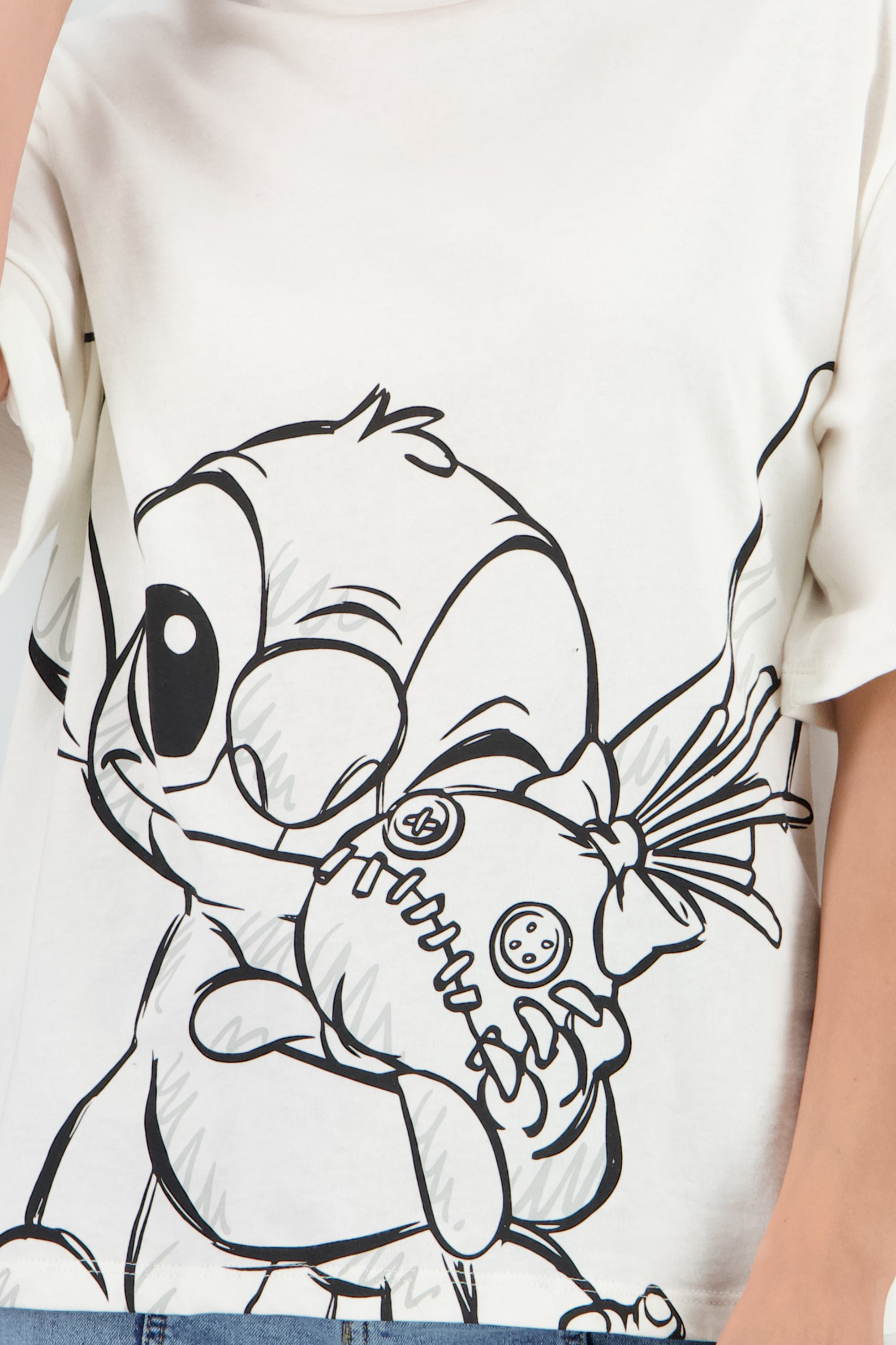 Playera over stitch dibujo HUESO