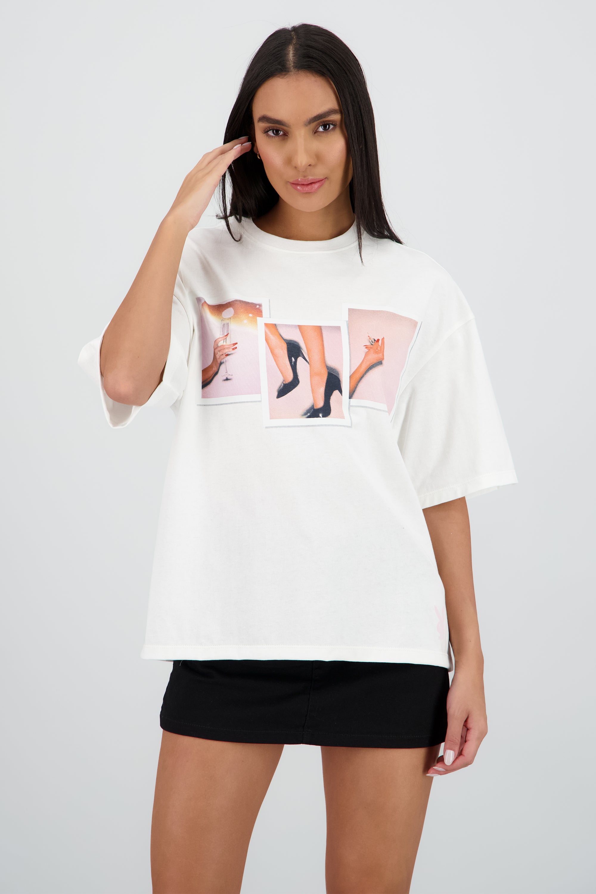 Playera oversized Playboy polaroids HUESO