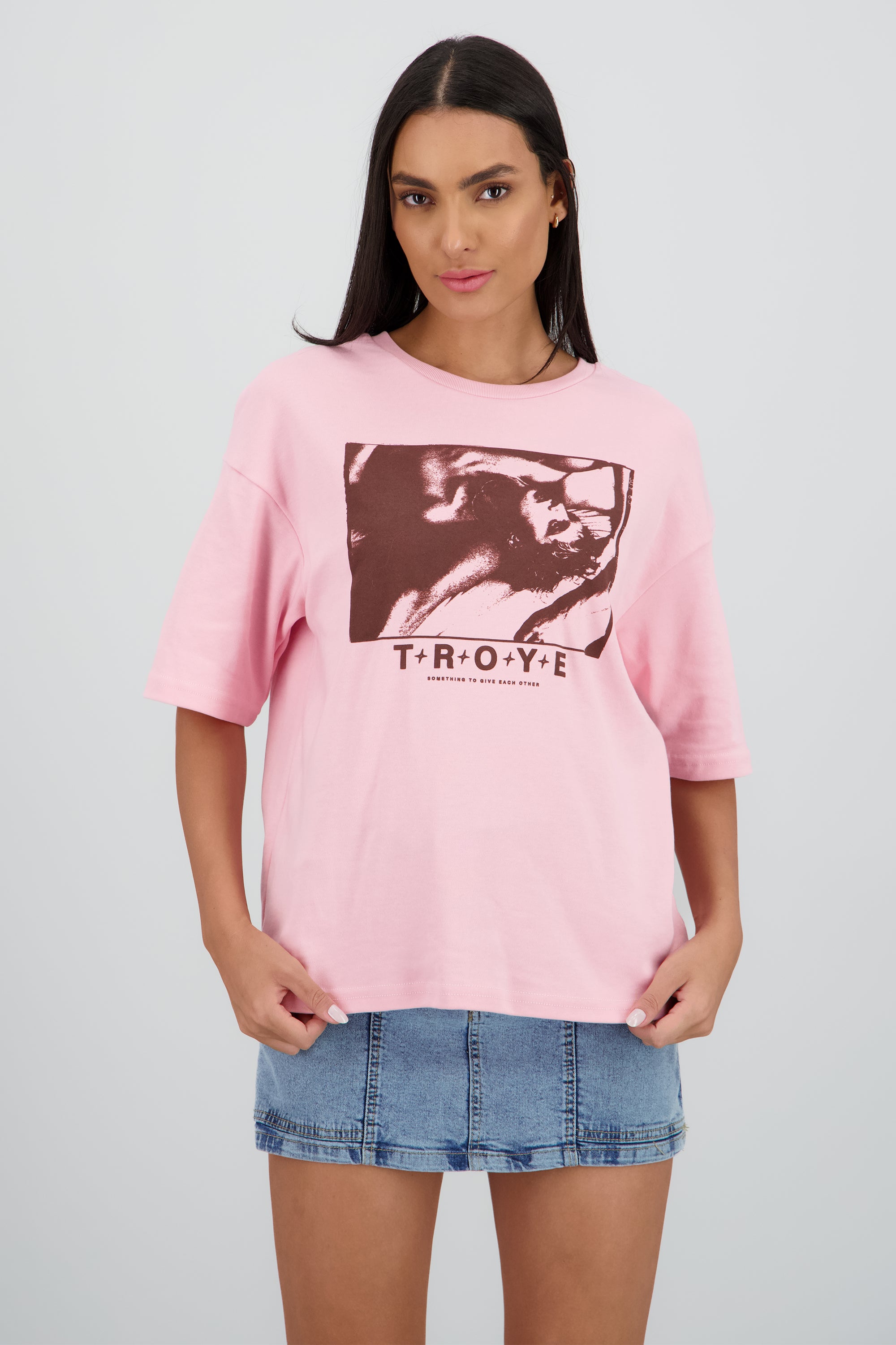 Playera over Troye sivan ROSA PASTEL