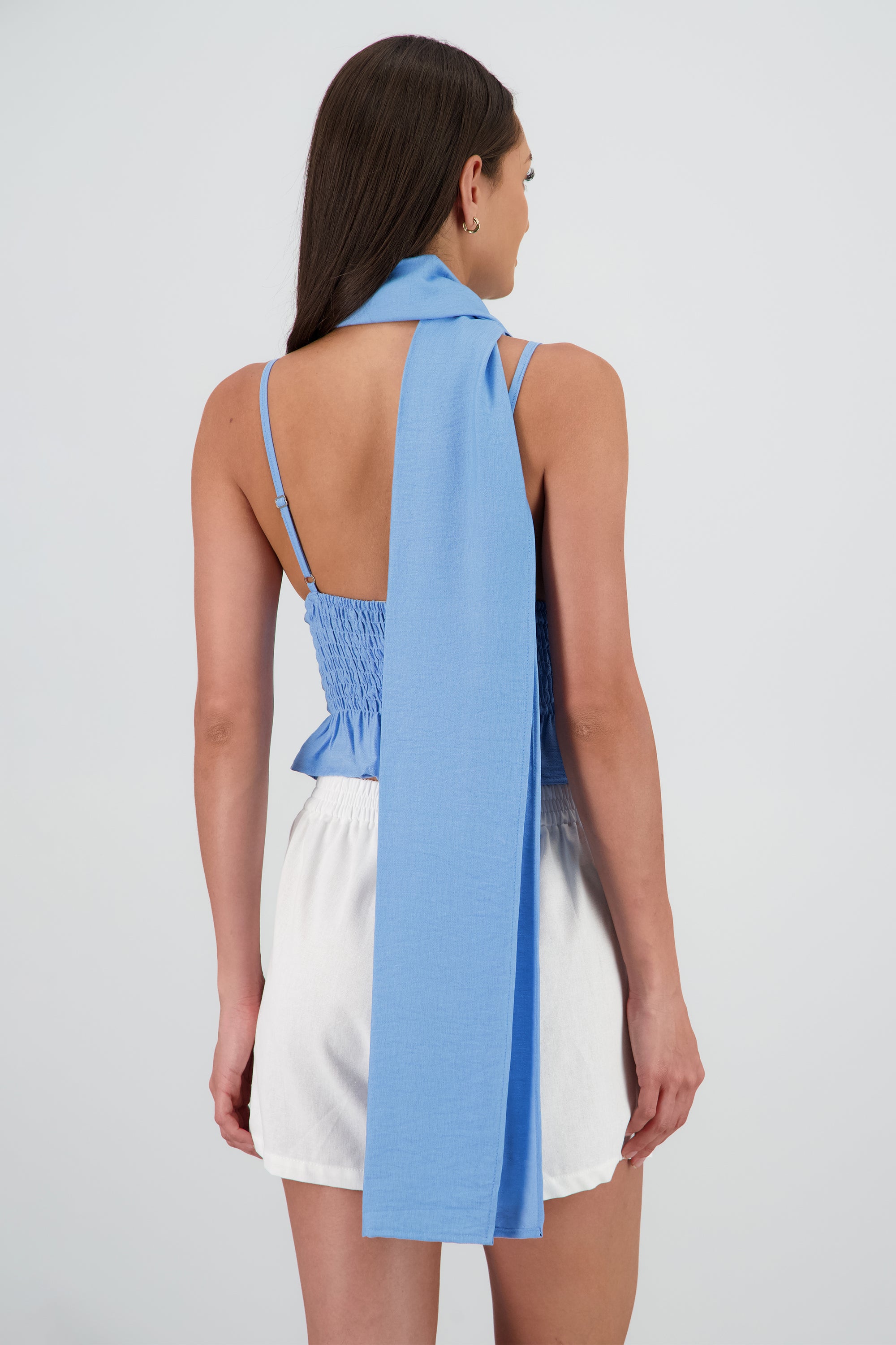 Top tirantes escote v detalle bufanda AZUL CIELO