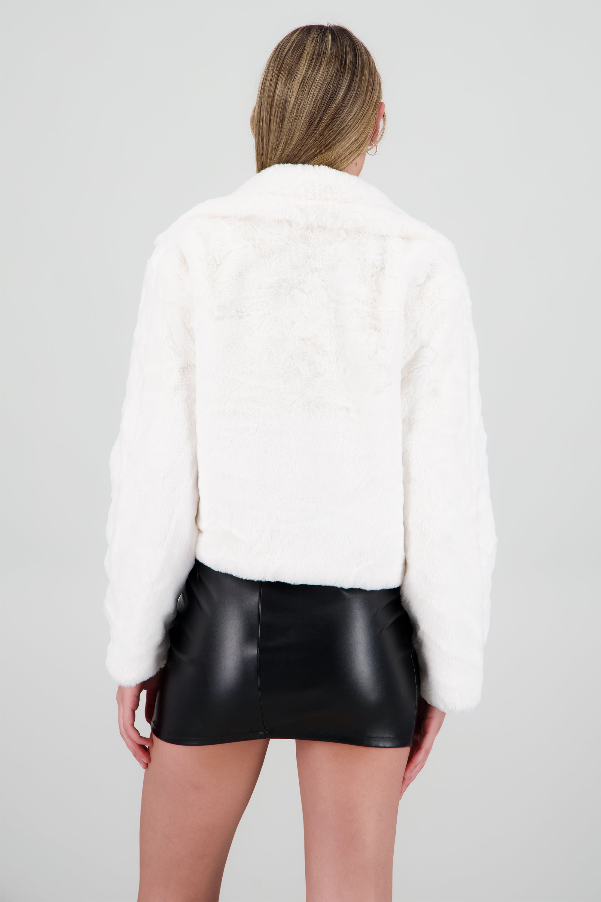 Chamarra peluche con solapa BLANCO