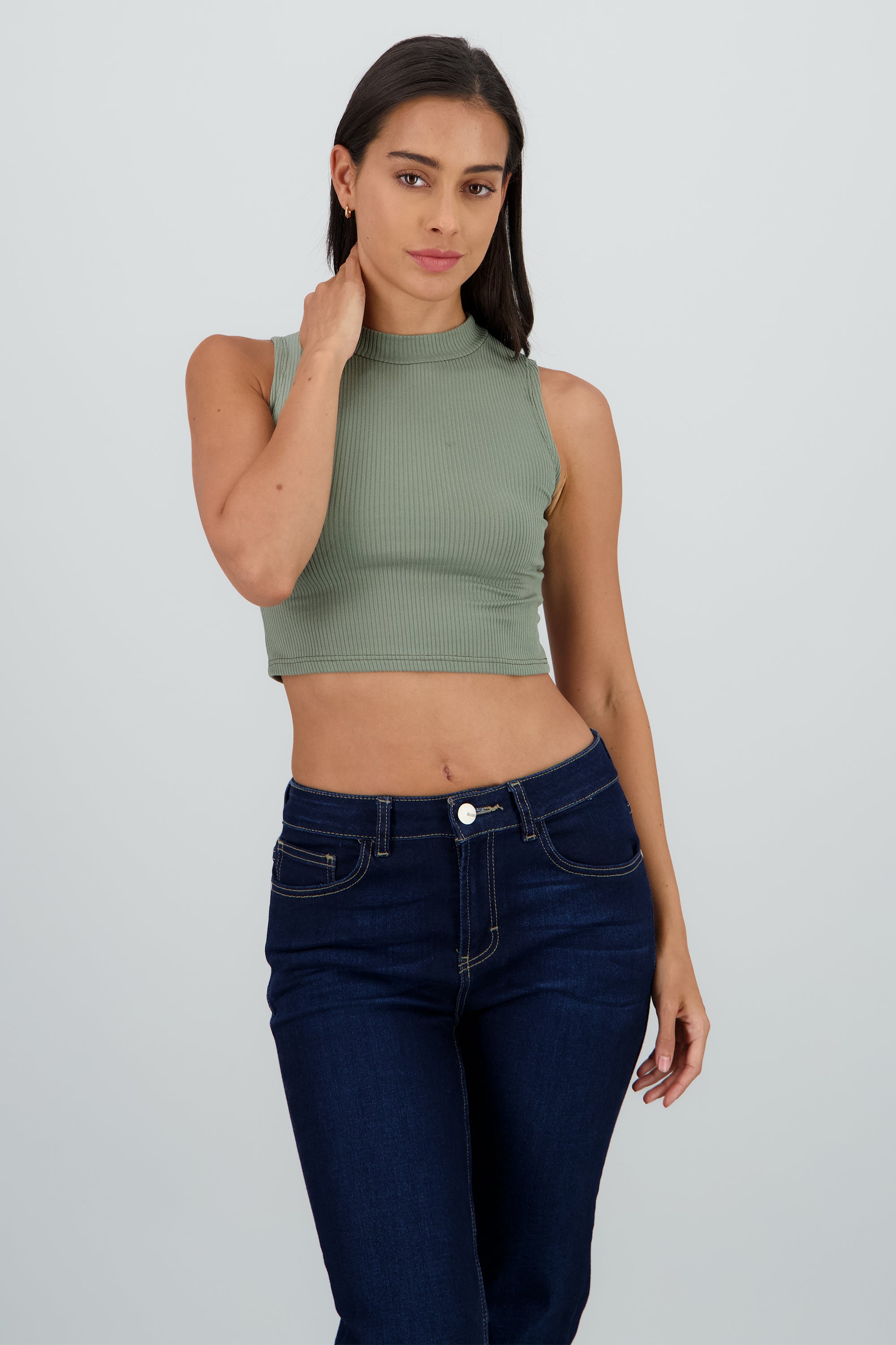 Top sin mangas cuello perkins OLIVO